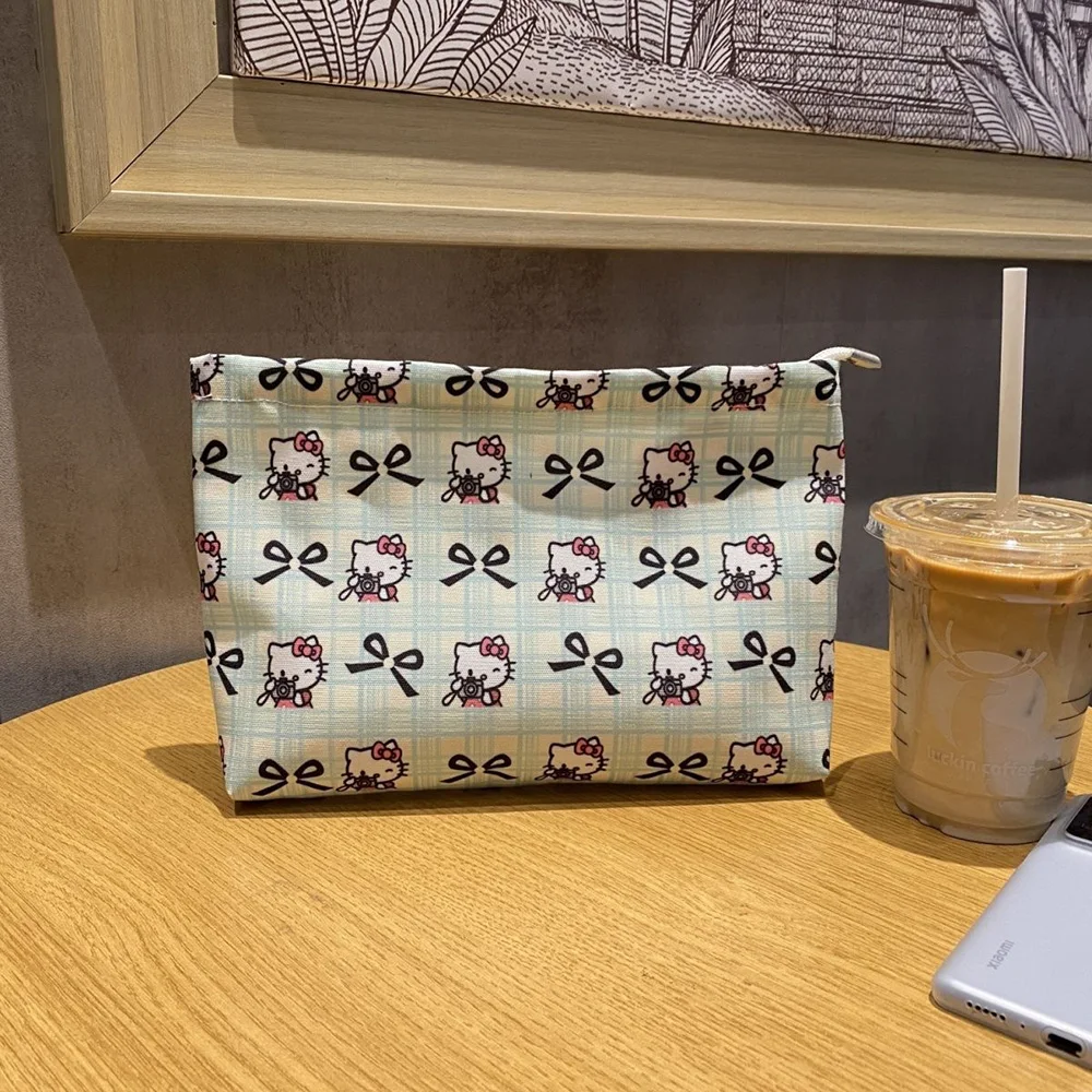 Bonito dos desenhos animados hellokitty sacos de cosméticos anime sacos de armazenamento moda maquiagem caso portátil viagem higiene pessoal embreagem presentes natal