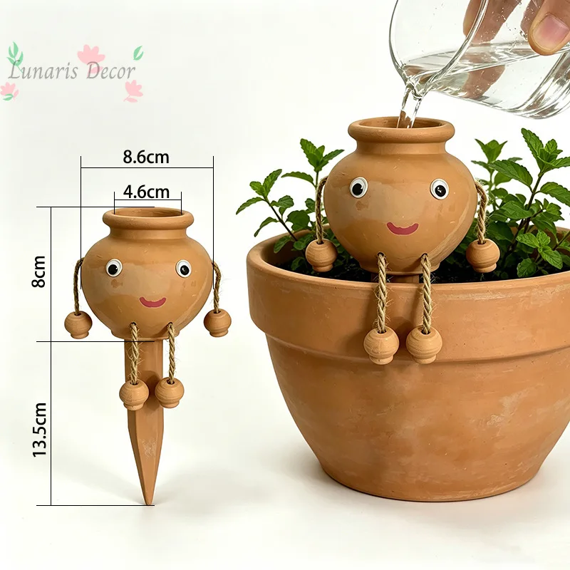 Garden watering device, automatic water seepage device, dropper, water dropper, business trip home, flower watering artifact,