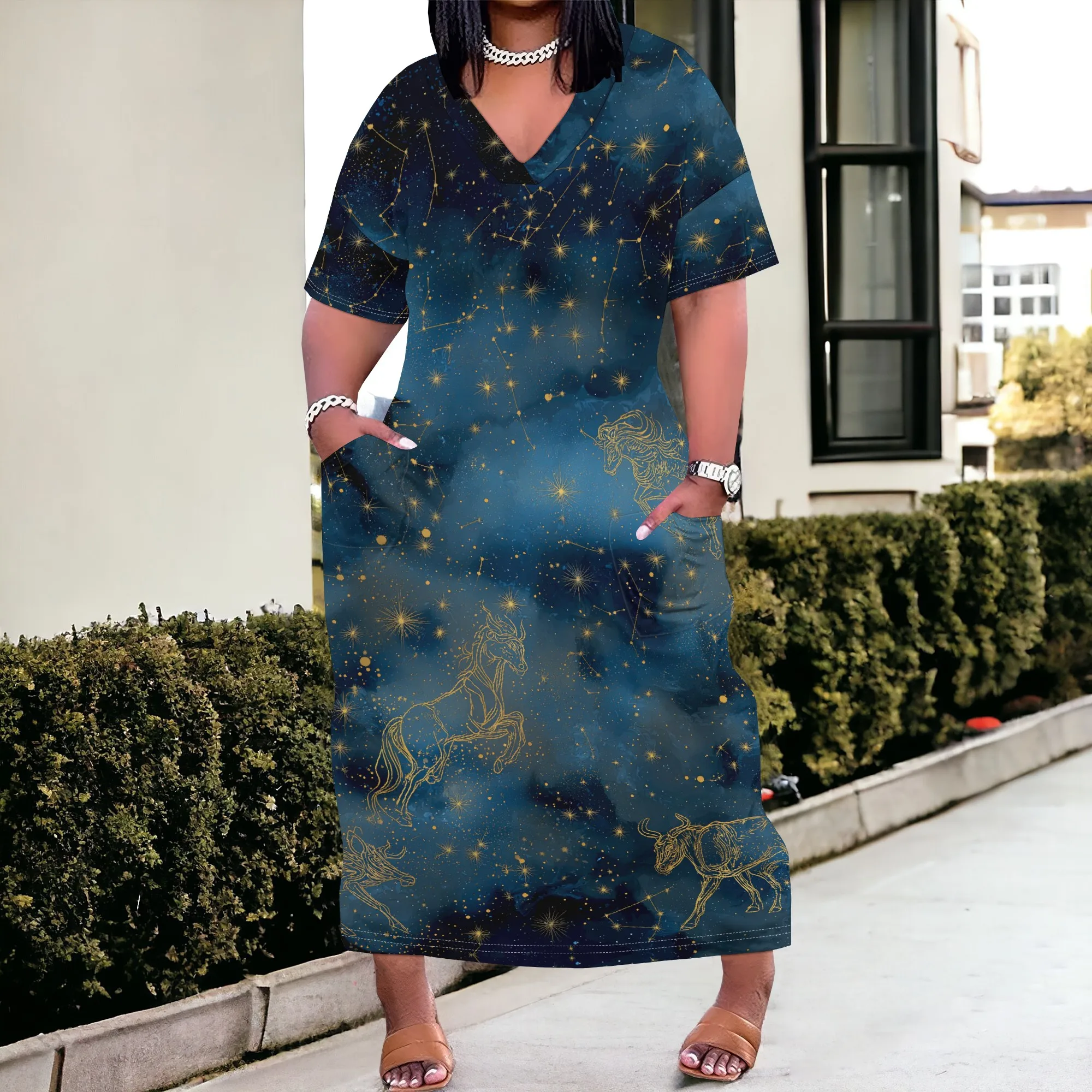 

Plus Size Women's Zodiac Constellation Print Maxi Dress XL-6XL, V-Neck Short Sleeve Pockets Boho Casual Summer Dress