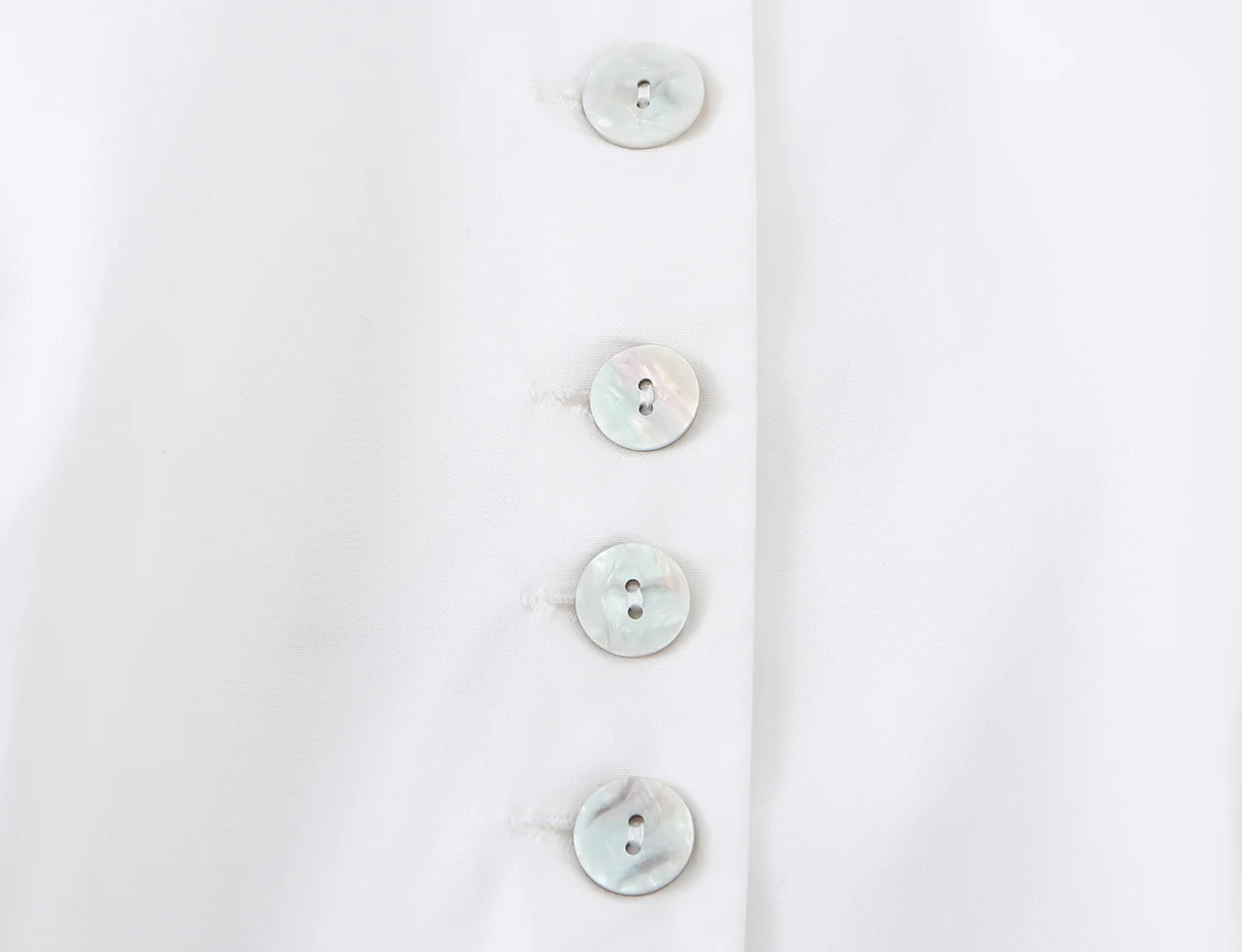 Damen Schickes Freizeit-Slim-Fit Kurzarm-Hemd KONDALA 2026 Sommer Trendiges Einreihiges Oberteil Weibliche High-Street Pendler-Hemden Top – Detail 31