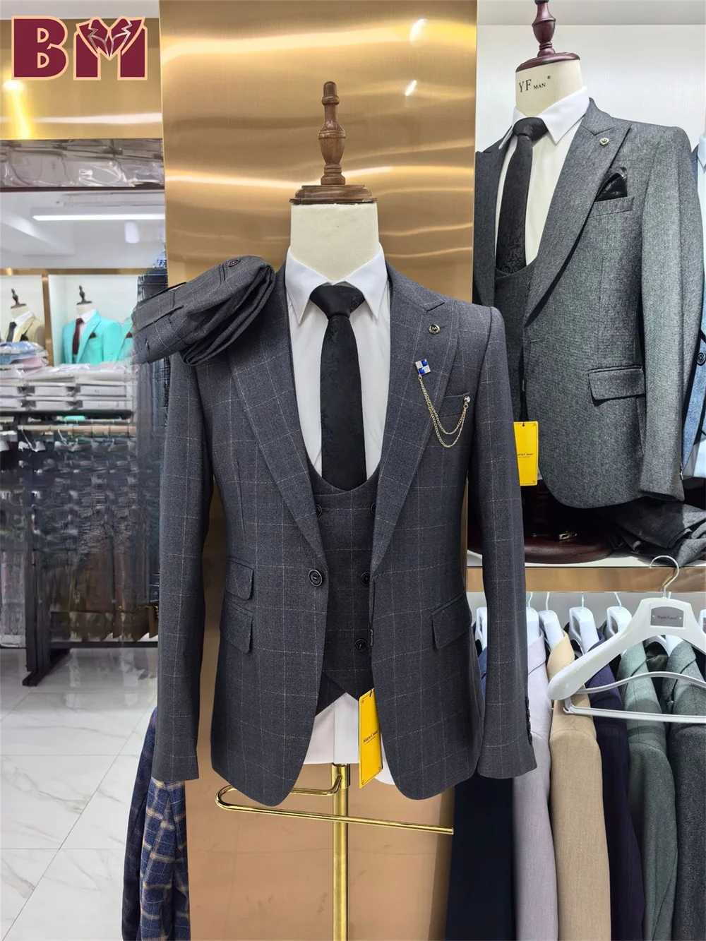 

Stunning Jacquard Men's Suit Triptych Formal Single Breasted Grace for Groom and Groomsmen. High-End Quality at Formal Affairs.