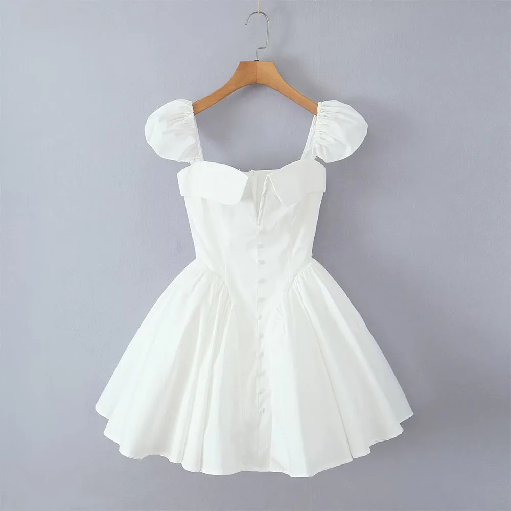 

Autumn 2024 women's new fashion, leisure, slim, versatile, sweet, spicy, solid white small V dress.