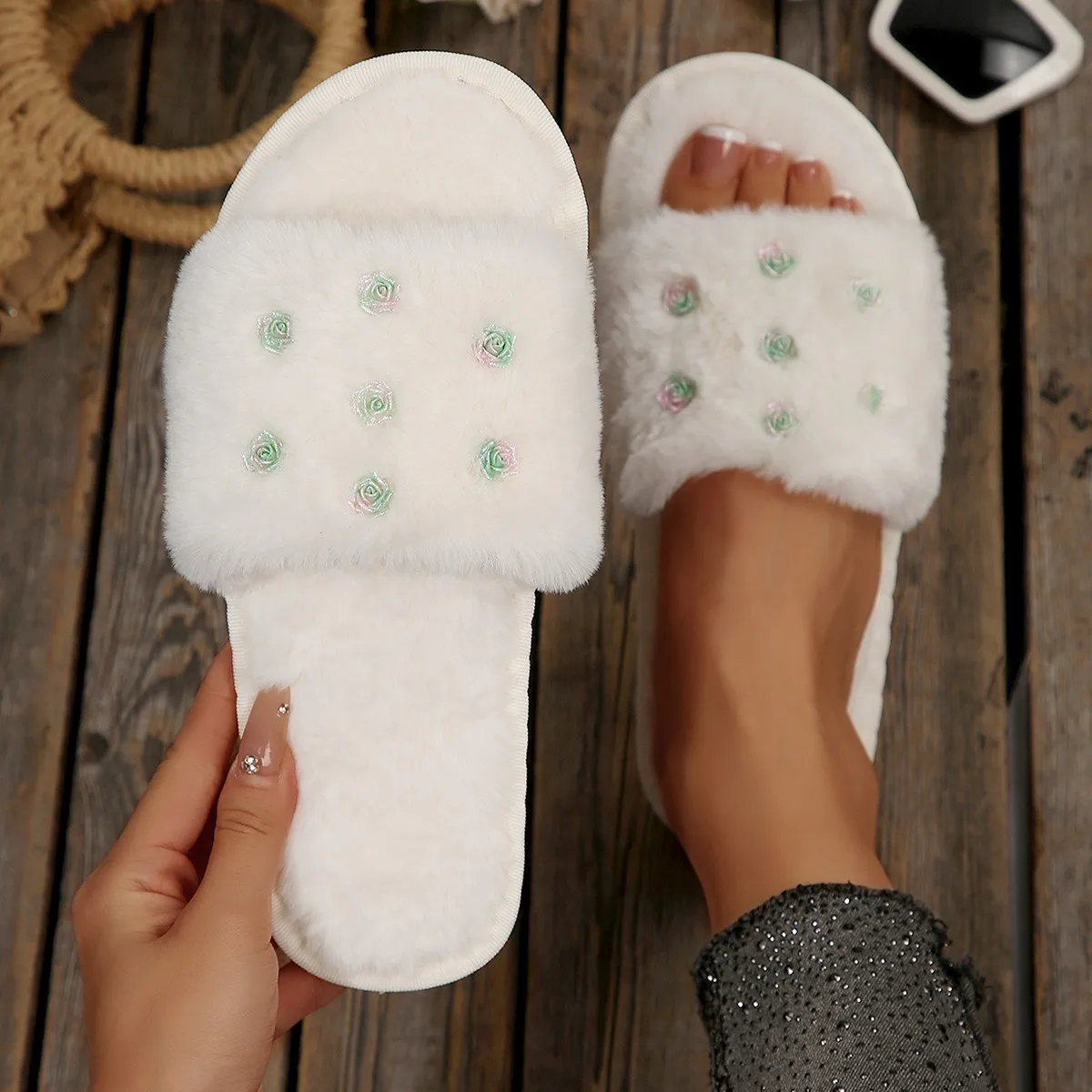 Women Fashion Flower Decoration Plush House Slippers Soft Furry Home Cotton Slippers Open Toe Non Slip Cotton Slides Female