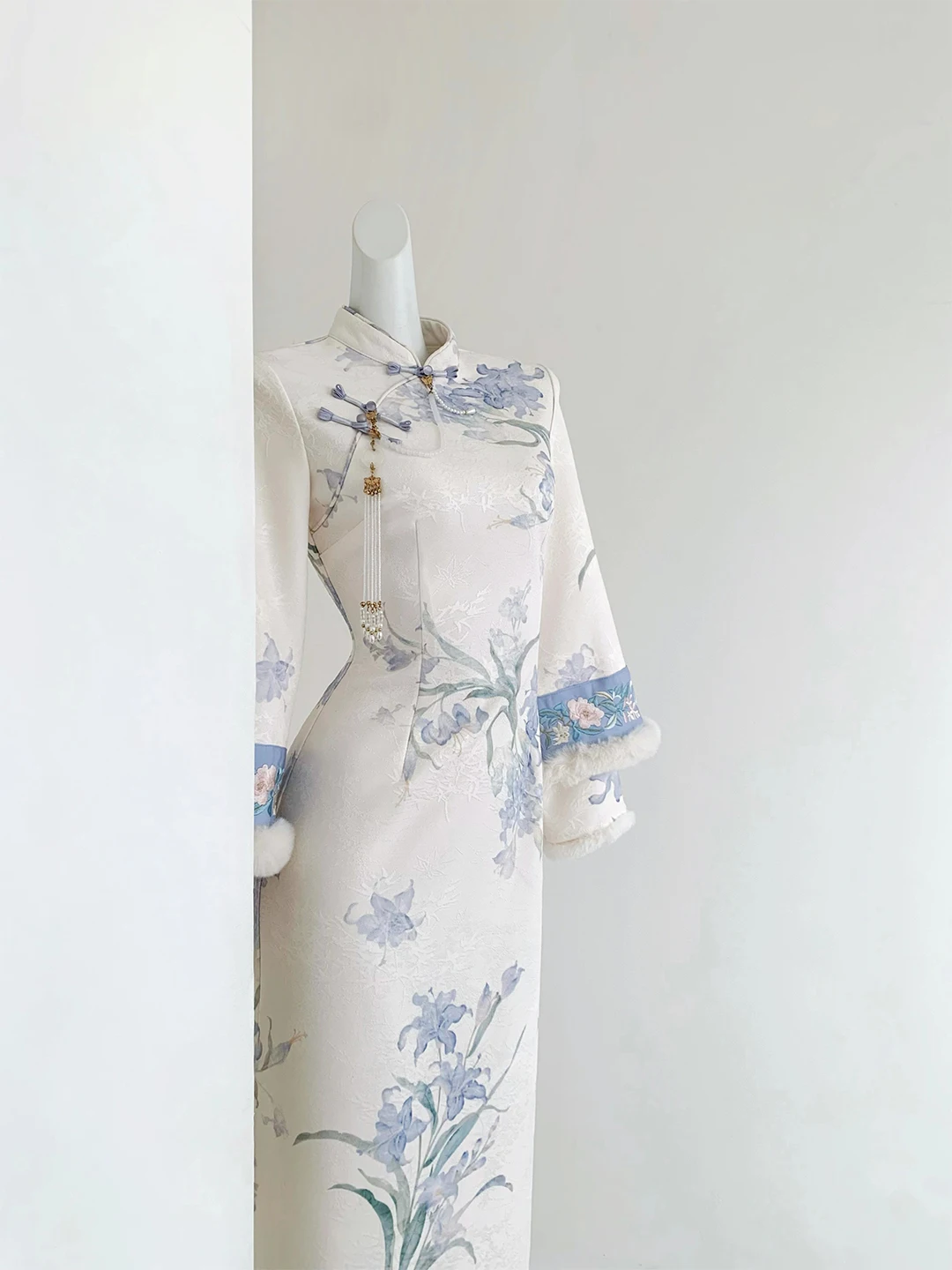 

LanYuan Chinese Style Long Sleeve Fleece Lined Qipao Dress Elegant National Fashion New Model Autumn Winter Warm Polyester Sp...