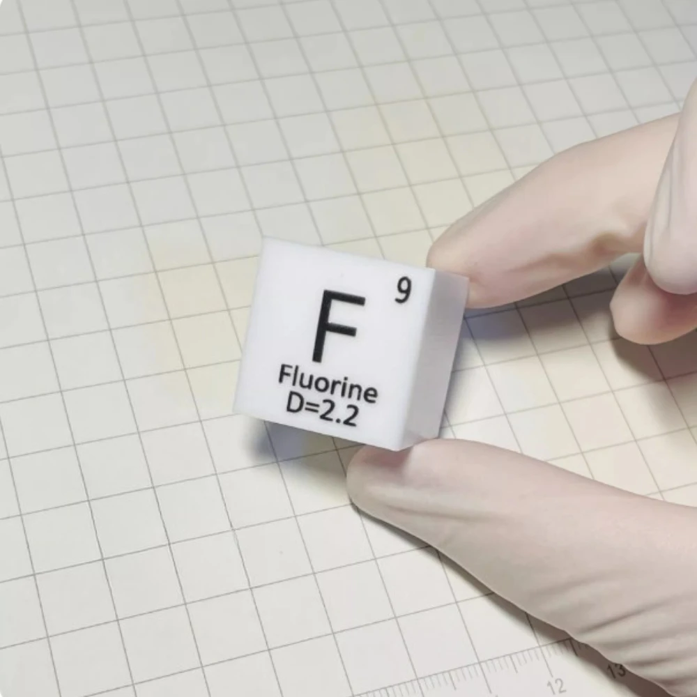 

10/25.4mm Fluorite Cube Small Ornament Academic Research and Teaching Chemistry Periodic Table Display Collection Gift