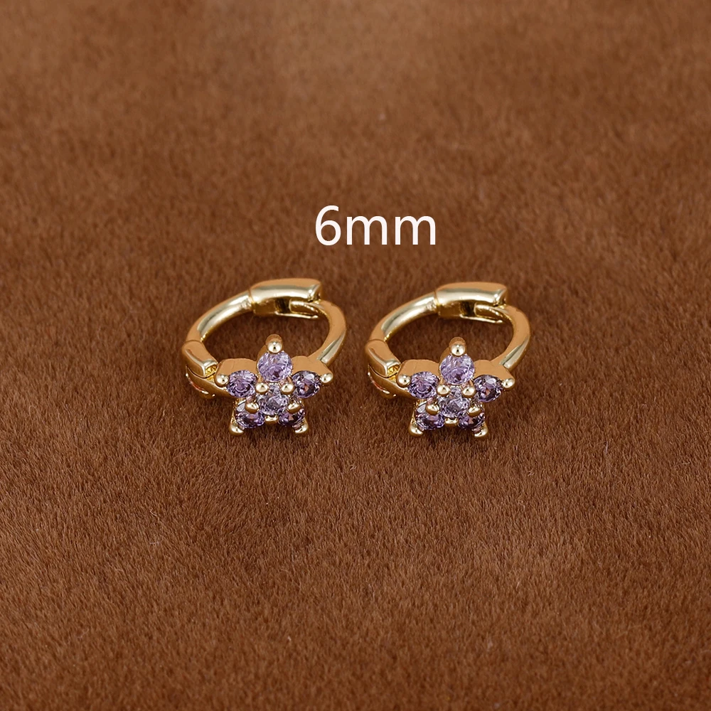 2er-Set schlichte, modische Blumen-Huggie-Creolen 6MM 8MM mit kleinen Zirkonia-Kristallen für Knorpel- und Ohrstecker-Piercings – Detail 6