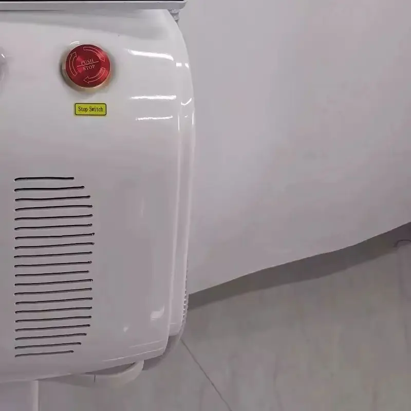 

Трехволновой лазер 755/808/1064 нм для безболезненного удаления волос и омоложения кожи, горячая распродажа