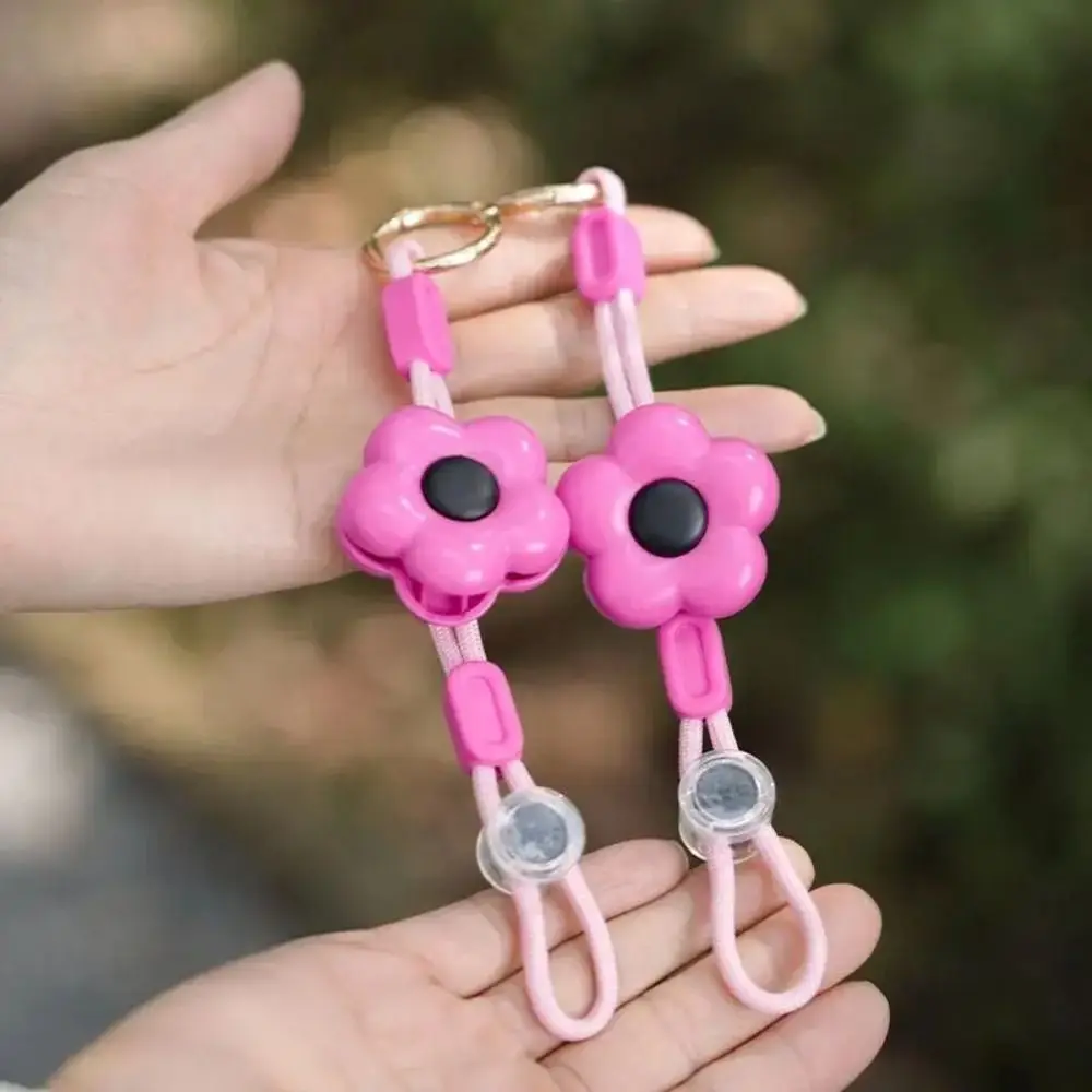 

Anti-Lost Flower Shape Cap Clip Rope Lock Multifunctional Travel Sun Hat Organizer Hands-free Easy To Use Portable Cap Holder