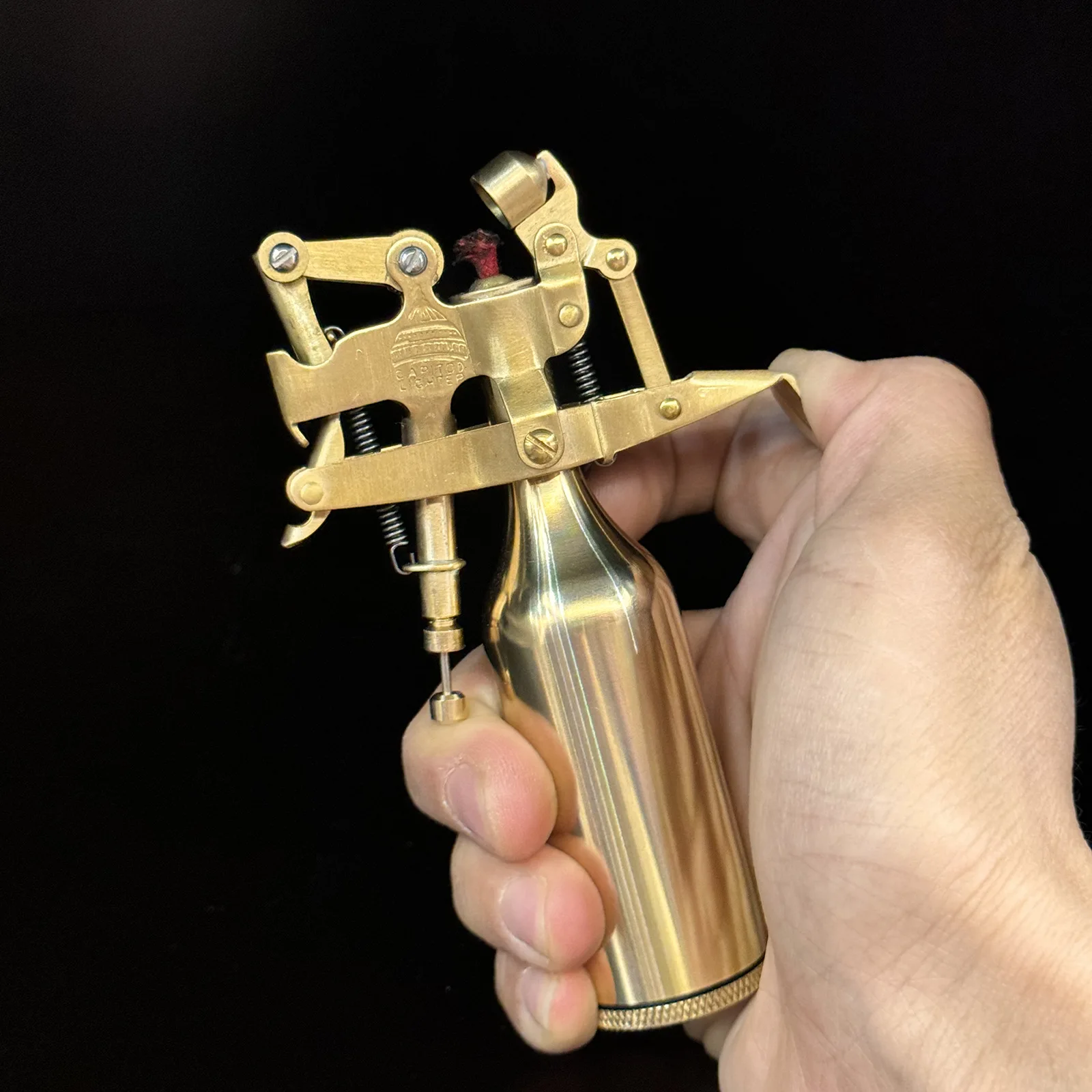 

Handmade Brass Retro Style Mechanical Press One Button Kerosen Lighter, High-end Creative Press Ignition, Collection Hobby