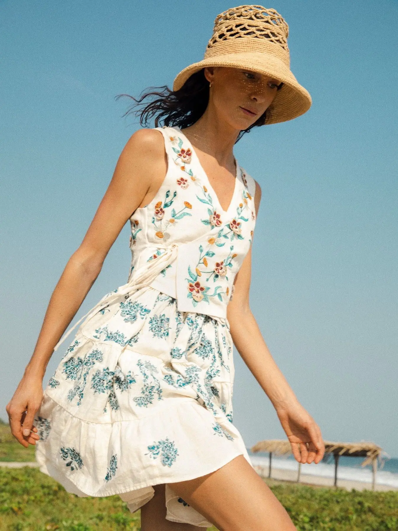 

Women 100% Linen Floral Embroidery Set Lace-up Waist V-Neck Sleeveless Vest Tops + High Waist Shorts Casual set