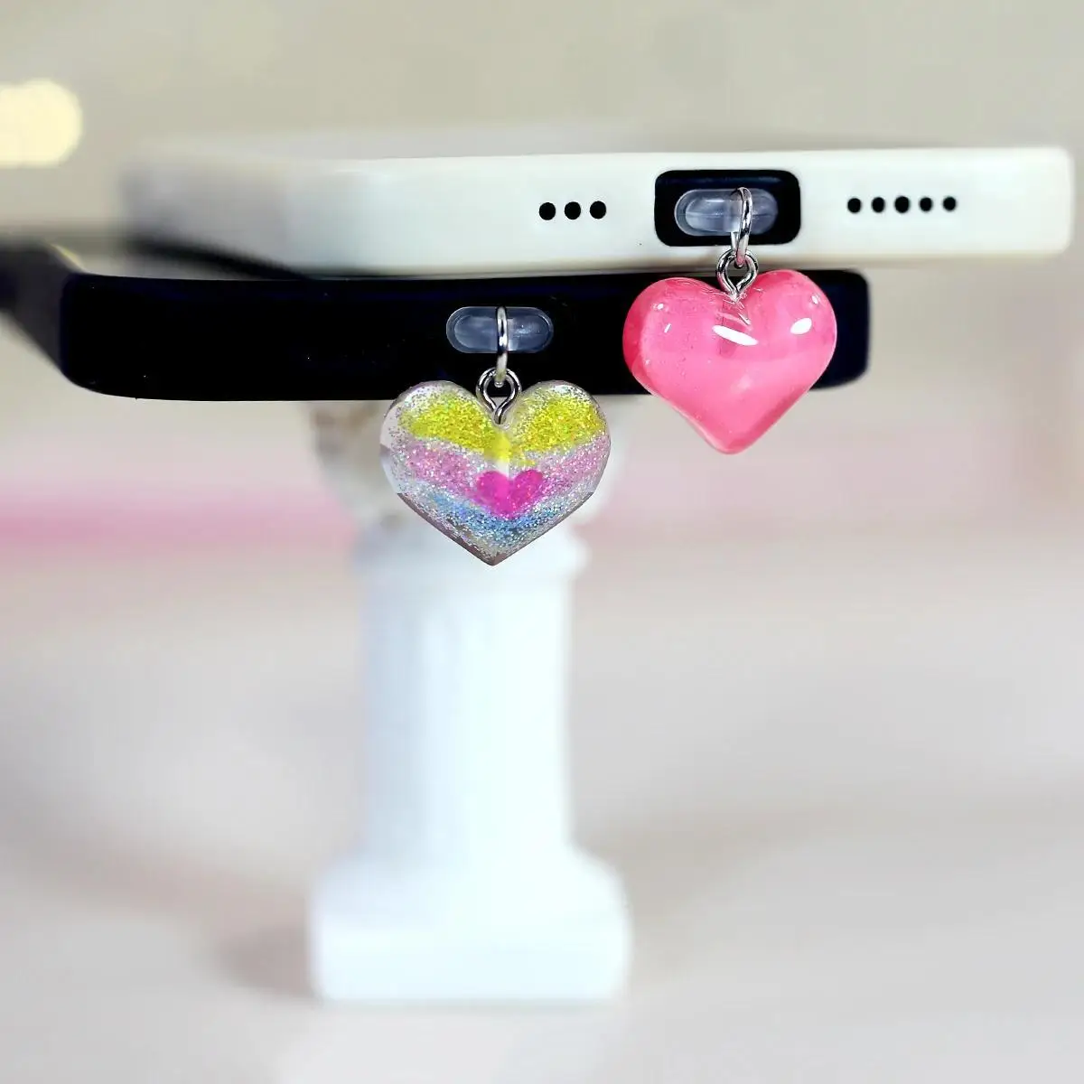 

Cute Heart Claw Phone Dust plug Pendant Suitable for iPhone for Type-C Interface Dust plug accessory decoration