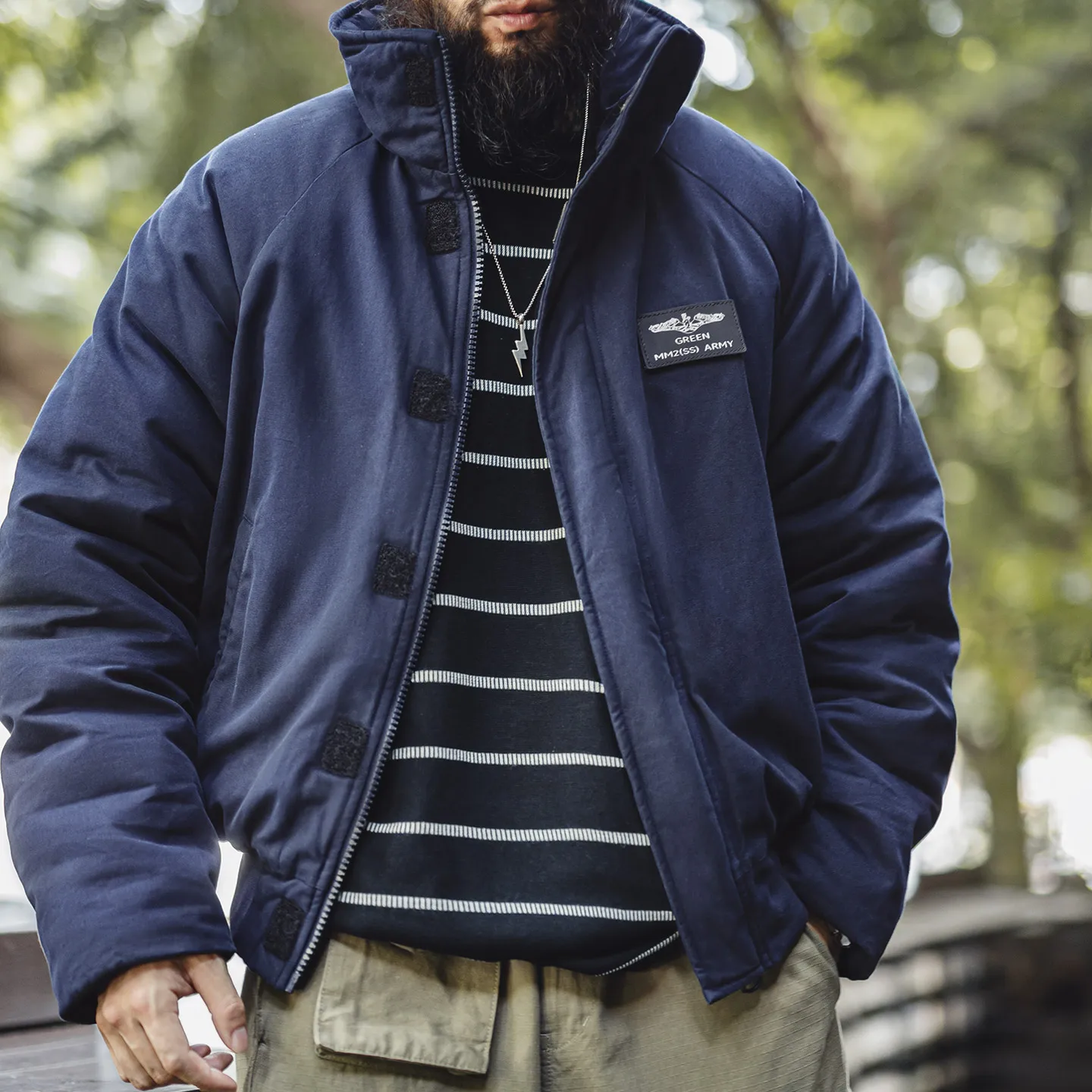 

Maden Men’s Short Padded Jacket Winter Thick Warm Stand Collar Coat Navy Submarine Badge Casual Outdoor Outerwear