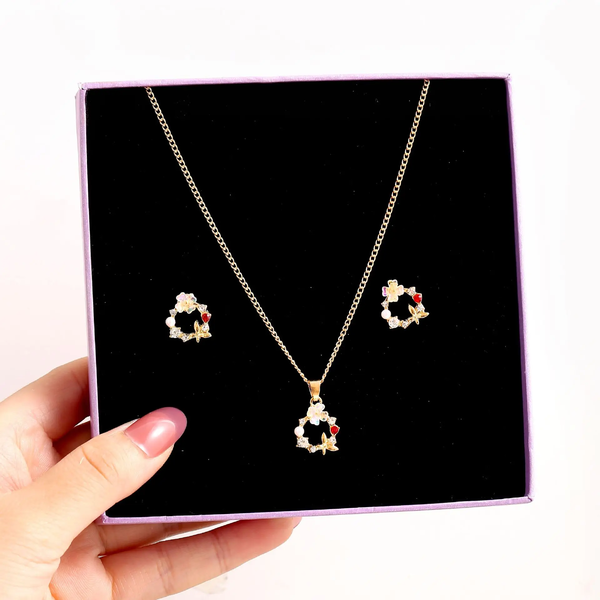 1Set New Minimalist Style Niche and Versatile Earring Necklace Women's Flower Fashionable High-End Sense Earring Jewelry Set