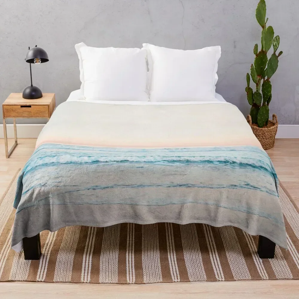 

Minimalist Ocean Print Throw Blanket Anti Shedding Soft Fuzzy Blanket for Home