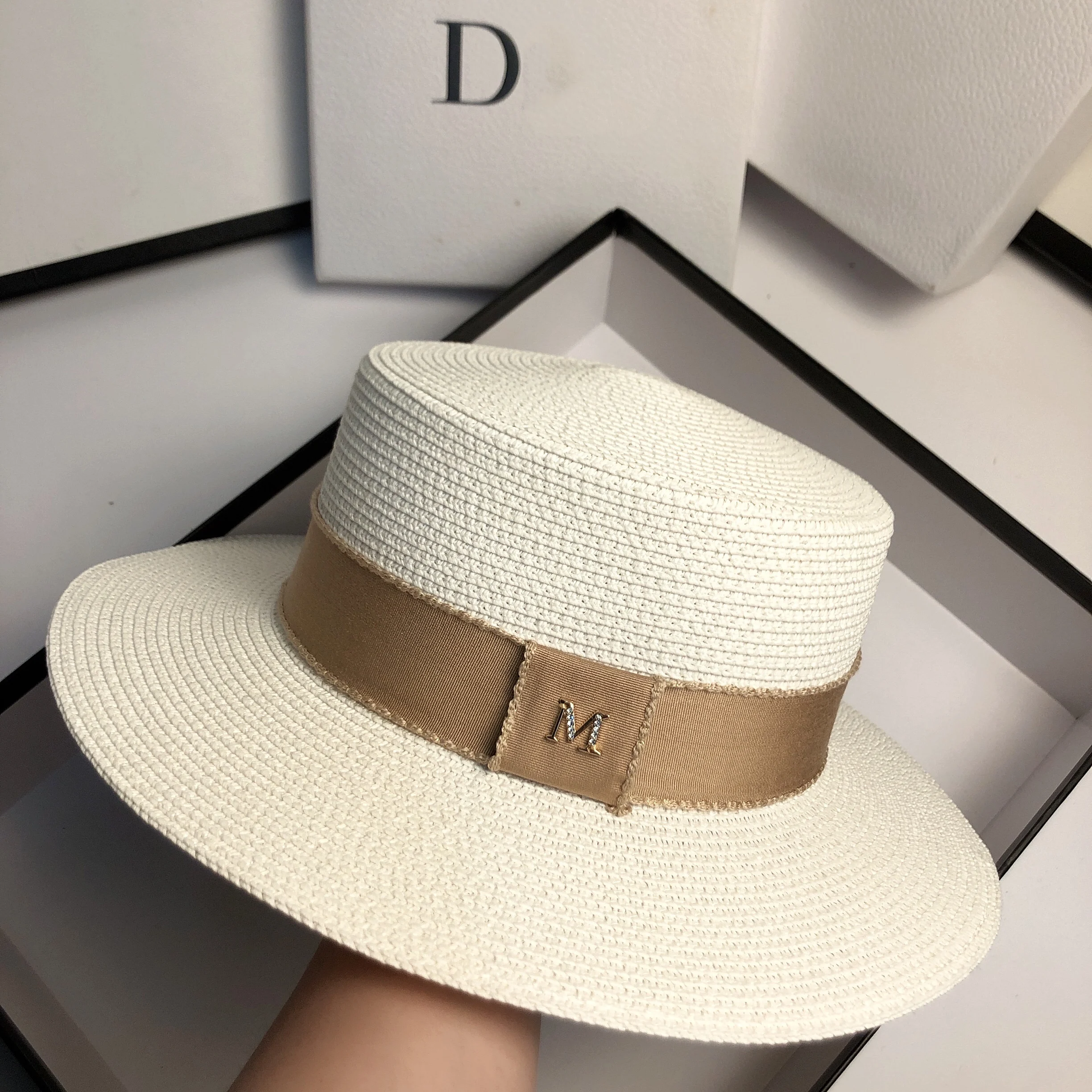 Summer big brim riding sunshade straw hat fashion simple beach sun hat outdoor travel British style personality flat top hat wom