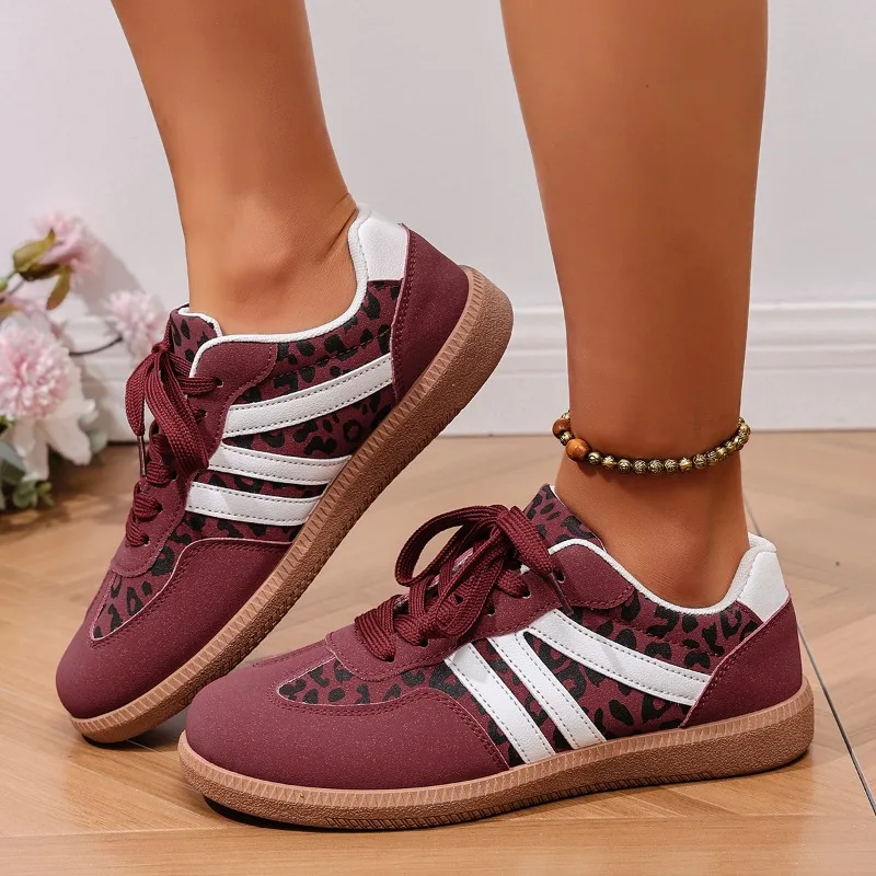 

Женские кроссовки 2026: модные повседневные туфли на низком каблуке с круглым носком, однотонные, на шнуровке, вулканизированные, больших размеров