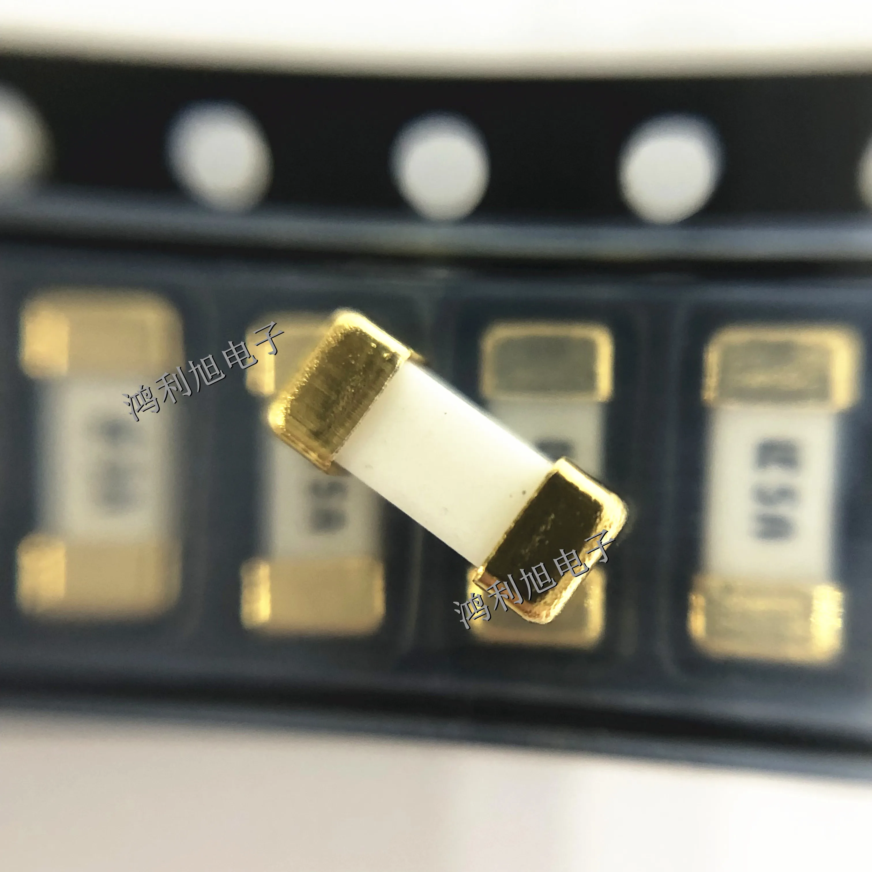 20PCS/Lot 0451005.MRL MARKING:LF5A Fuse Chip Very Fast Acting 5A 125V SMD Solder Pad 2410 Ceramic T/R