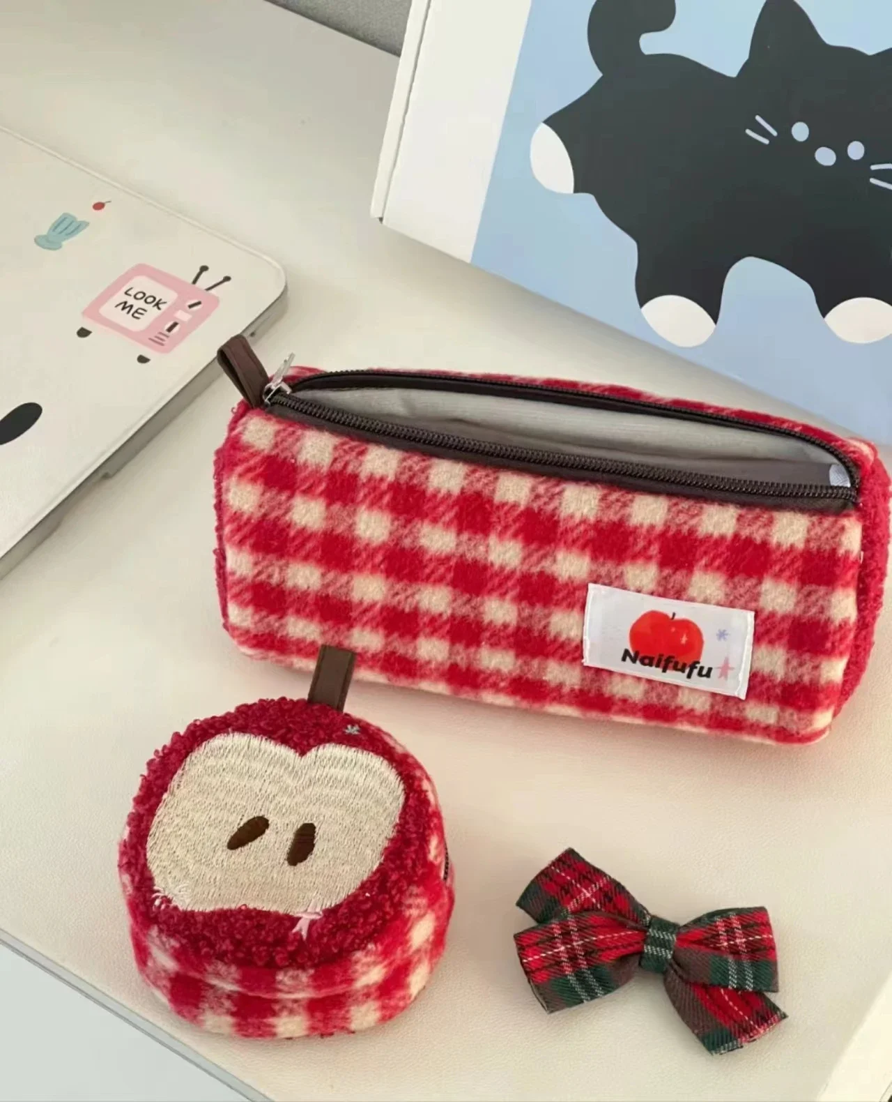 Schattige Appel Borduurwerk Pen Zak Catoon Etui Kawaii Opbergtas Cosmetische Tas Koreaanse Briefpapier Schoolbenodigdheden Kinderen Cadeau