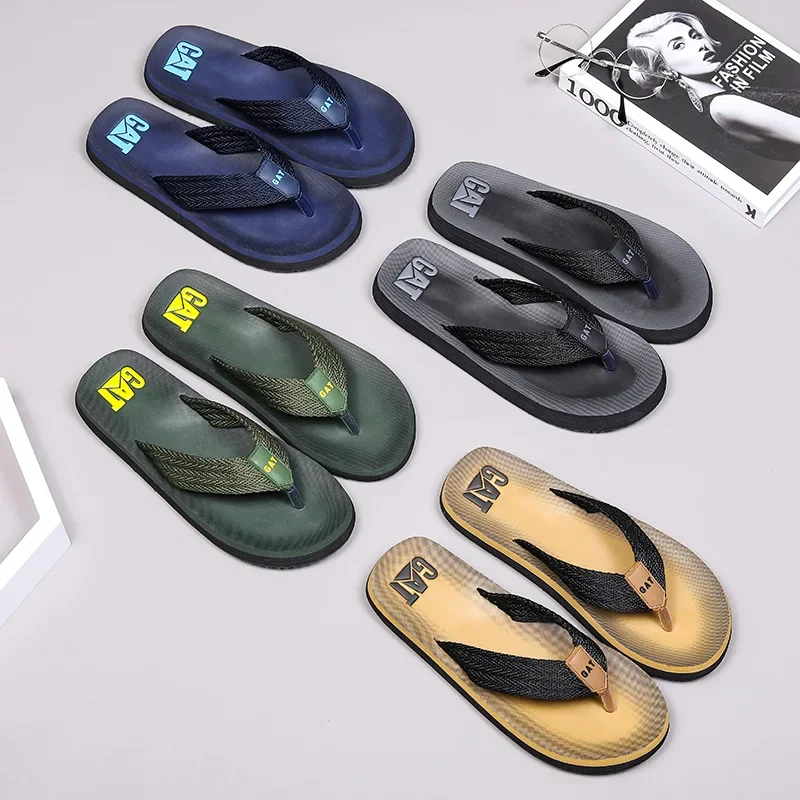 

2025 New Summer Men's GAT Flip-Flops Wide Strap Non-Pinch Retro Outdoor Anti-Slip Breathable British Style Sandals Beach Shoes