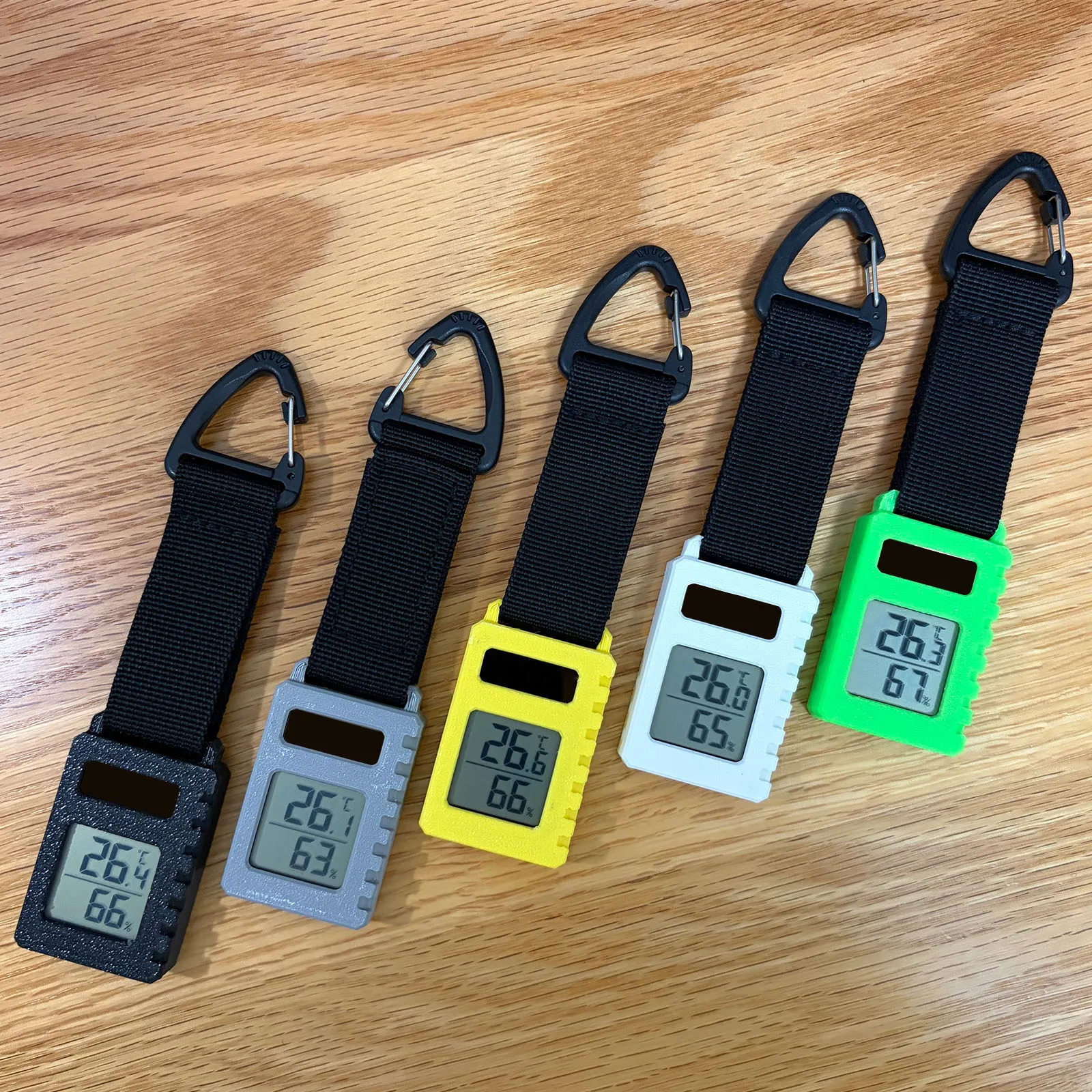Portable Thermometer Hygrometer with Carabiner Clip Temperature Humidity Meter Sensor Gauge Humidity Monitor Pendant Keychain