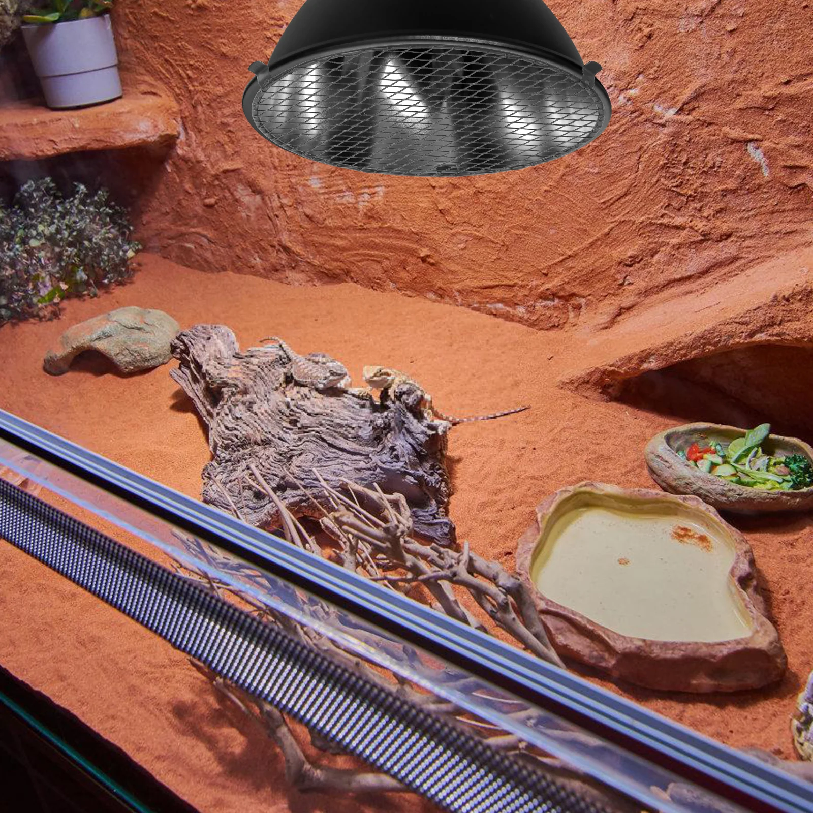 

Iron Mesh Heat Lamp Cover for Reptile Enclosure Protects Lizards Snakes Turtles with Detachable Safety Grill Lamp Guard Shield