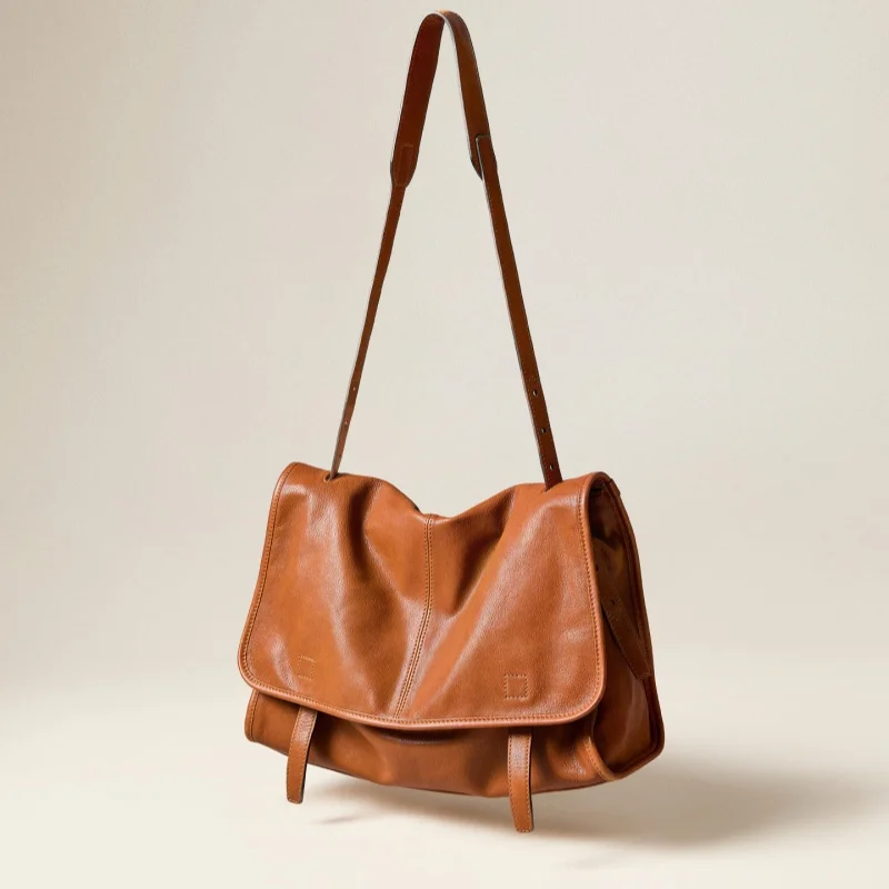 

Fashion Design Large Capacity Messenger Bag Commuter Vintage Casual Shoulder Bag for Women Soft and Comfortable Student Bags