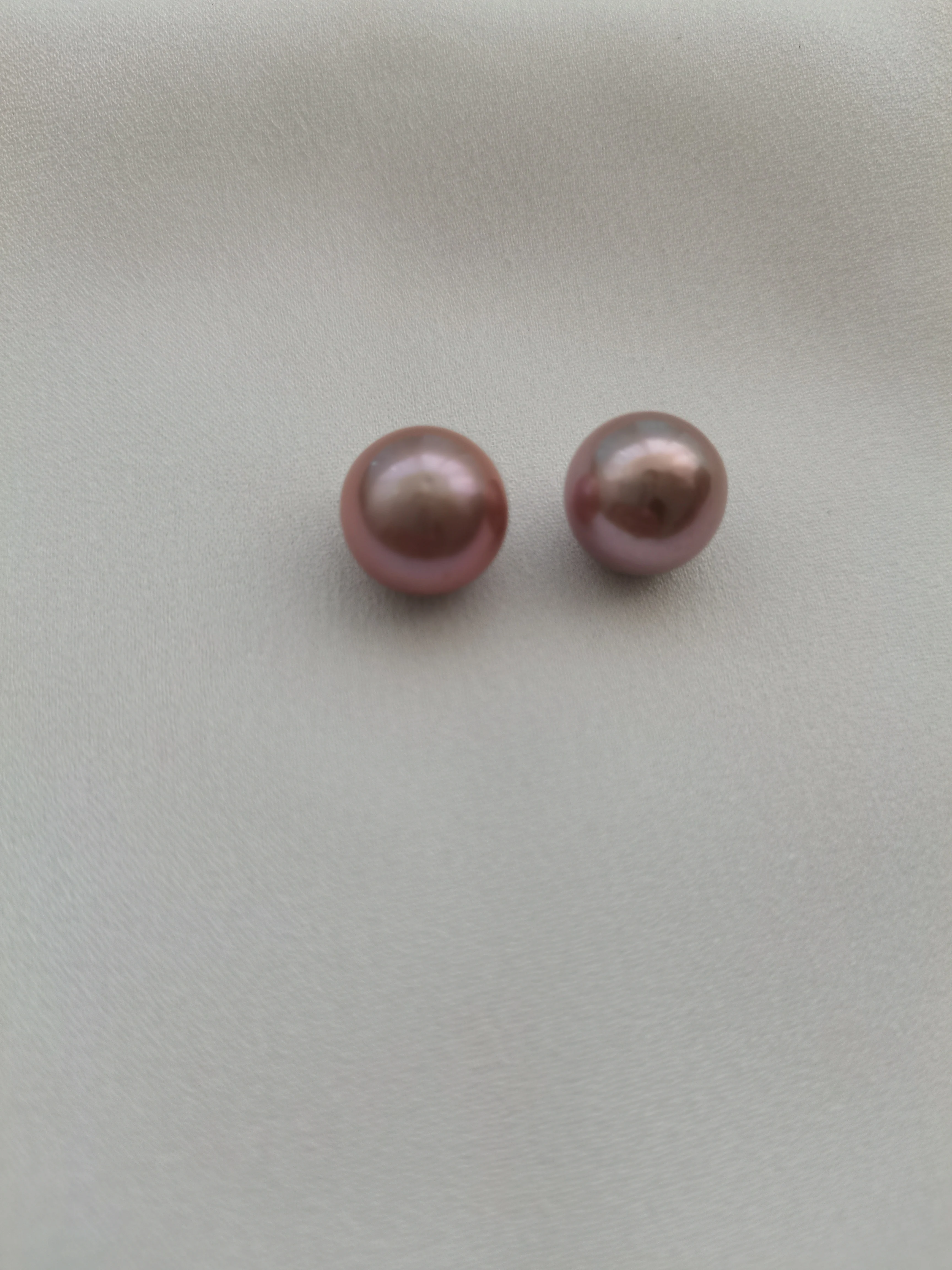 Perfect pair of AAAA+ 11-12mm perfect lavender south sea pearl 14k Yellow Gold Physical Photos