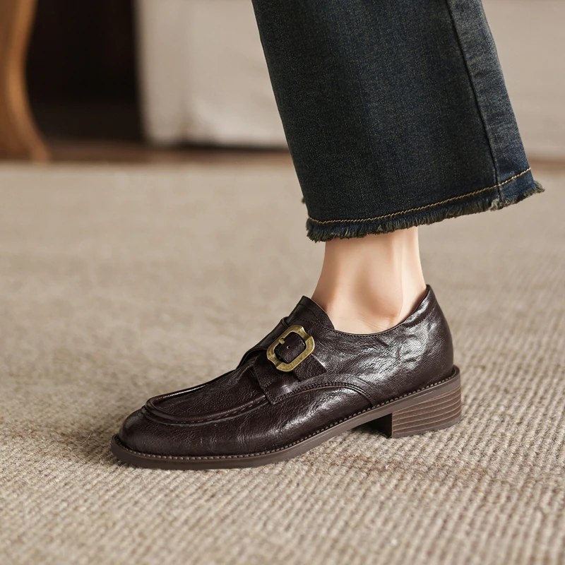 

Women's New Spring and Autumn Genuine Leather Sheepskin Metal Belt Buckle Middle Heel Large Retro Le Fu Shoes Fashion Shoes