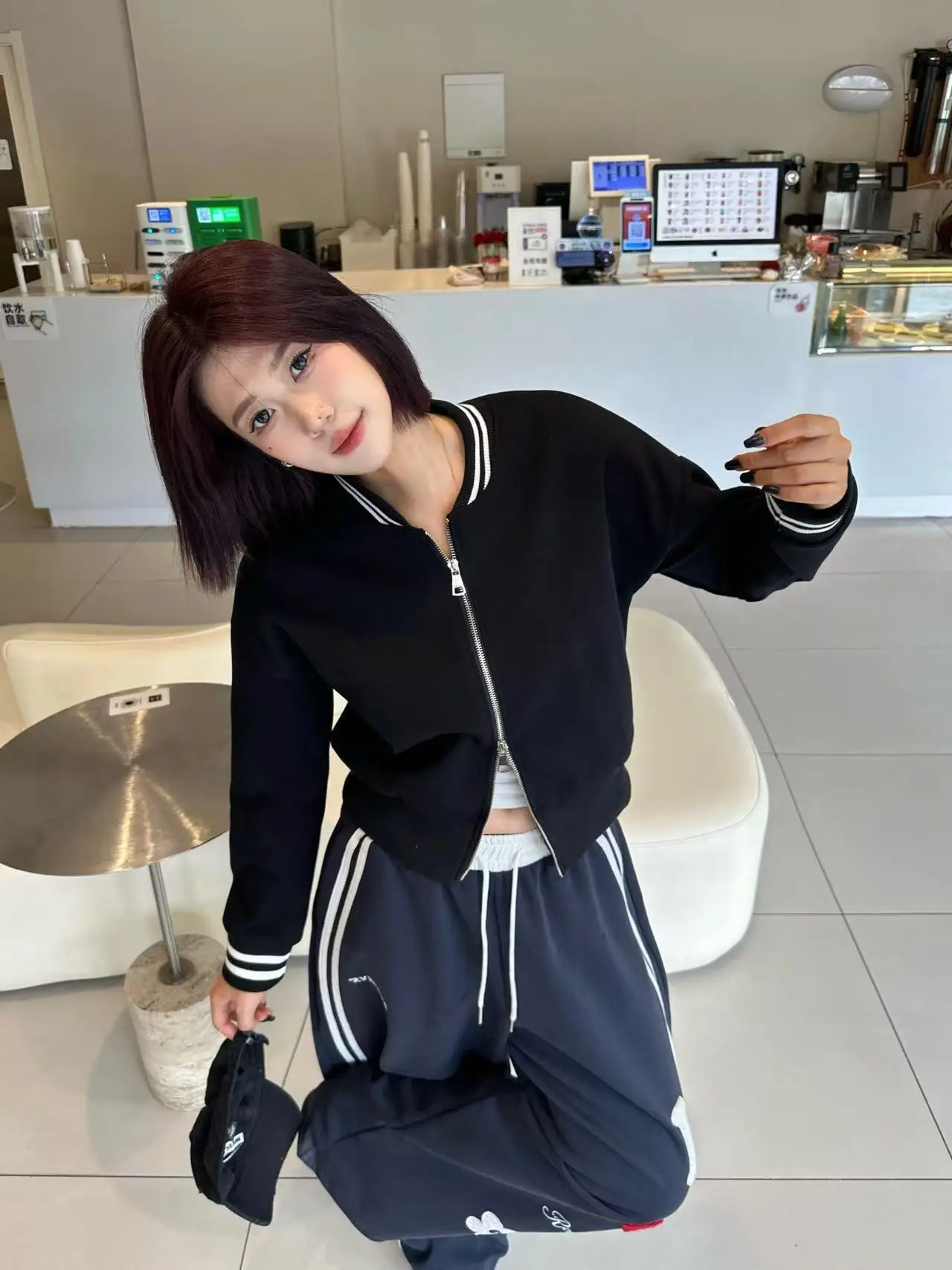 

New Arrival Women Sports Jackets Fashionable Yoga Coat Girls Figure-Hugging Baseball Jacket Casual Short Zipper Jack For Running