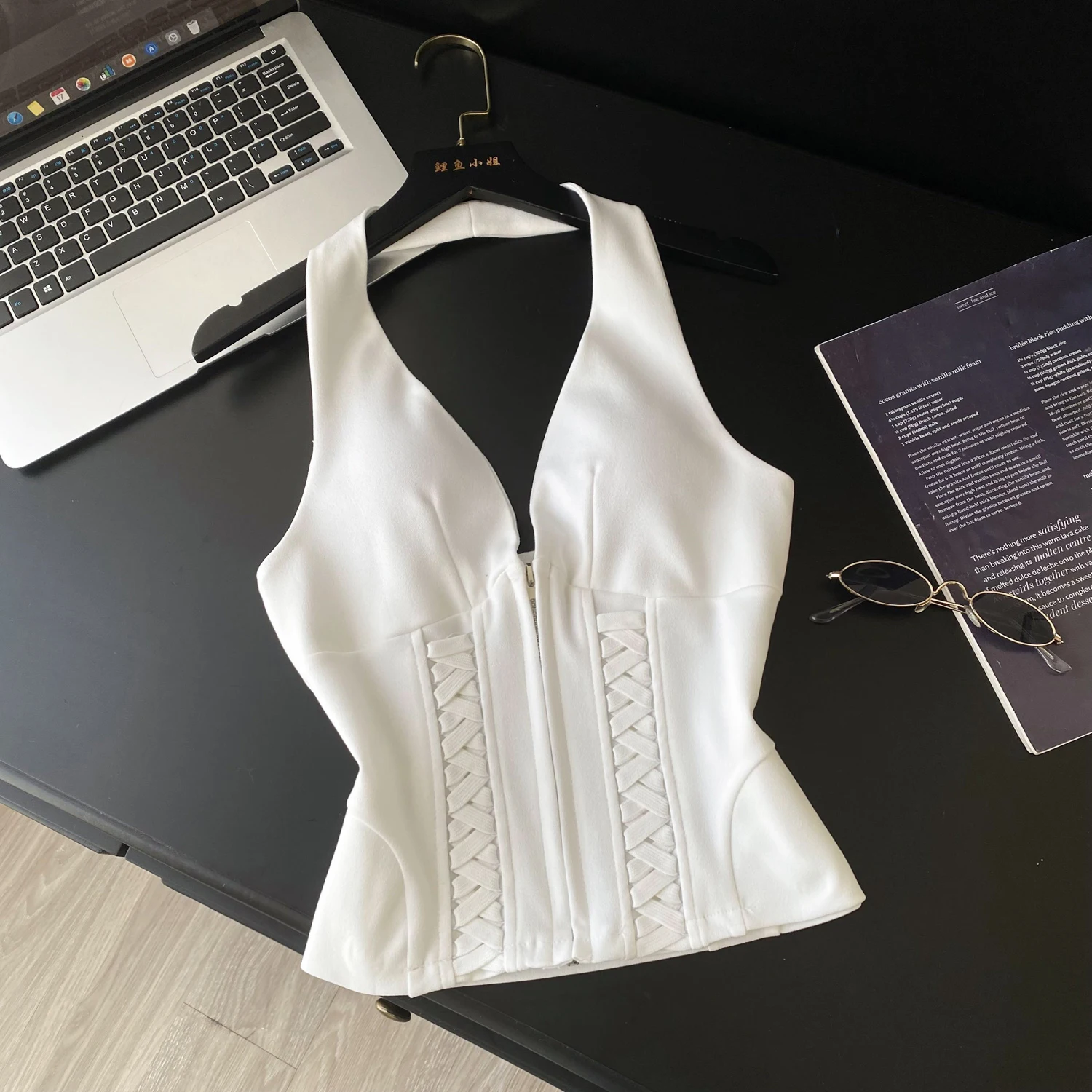 

Y2K Sexy Gyaru Halter Backless Red Tank Top Women's Black Corset Coquette Vintage Streetwear Grunge V-Neck Camisole