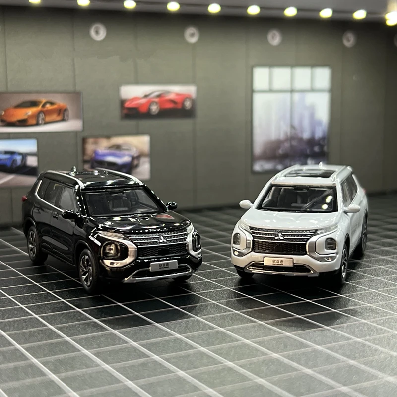 

1/64 Mitsubishis Outlander SUV Alloy Car Model Diecasts Metal Vehicles Car Model Simulation Miniature Scale Childrens Toys Gift