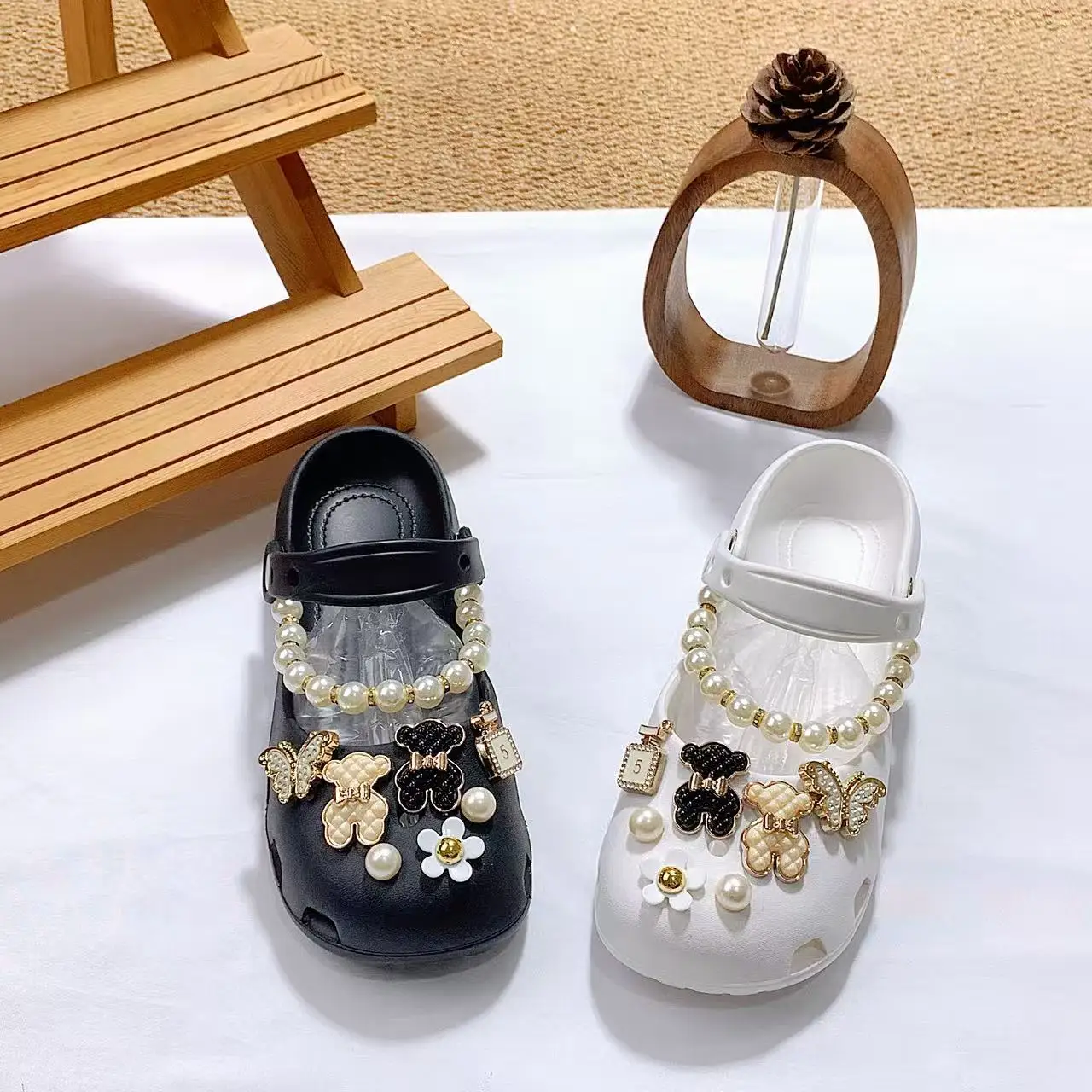 Exquisite Women's Shoes with Pearl Chain and Hole Shoe Accessories, Mary Jane Hole Shoes with Bear and Butterfly Rhinestone Shoe Charms, DIY Shoe Buckles, Beach Sandals