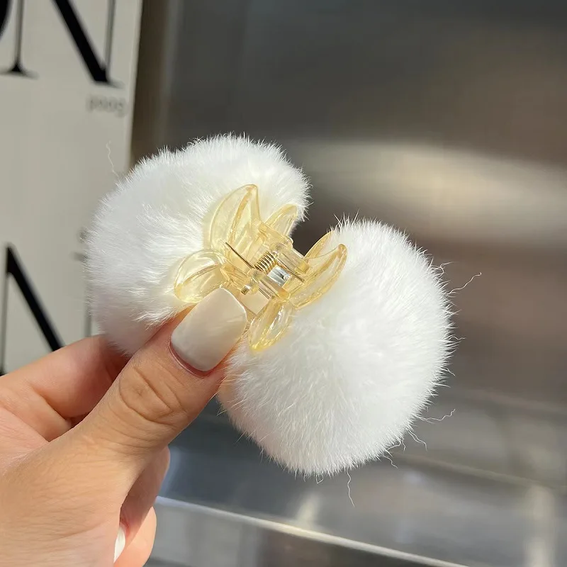 Cute Rabbit Fur Hair Claw Clips Fluffy Hair Ball Grab Hairpin Women Girls Small Plush Hair Pins Winter Headwear Hair Accessories