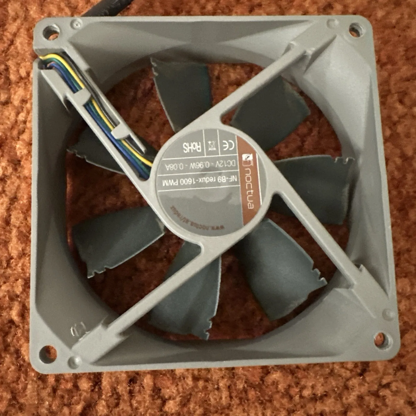 

Для NOCTUA 92 x 25 мм вентилятор со скошенными лопастями SSO с подшипником ШИМ, 4-контактный (NF-B9 REDUX-1600 PWM) -