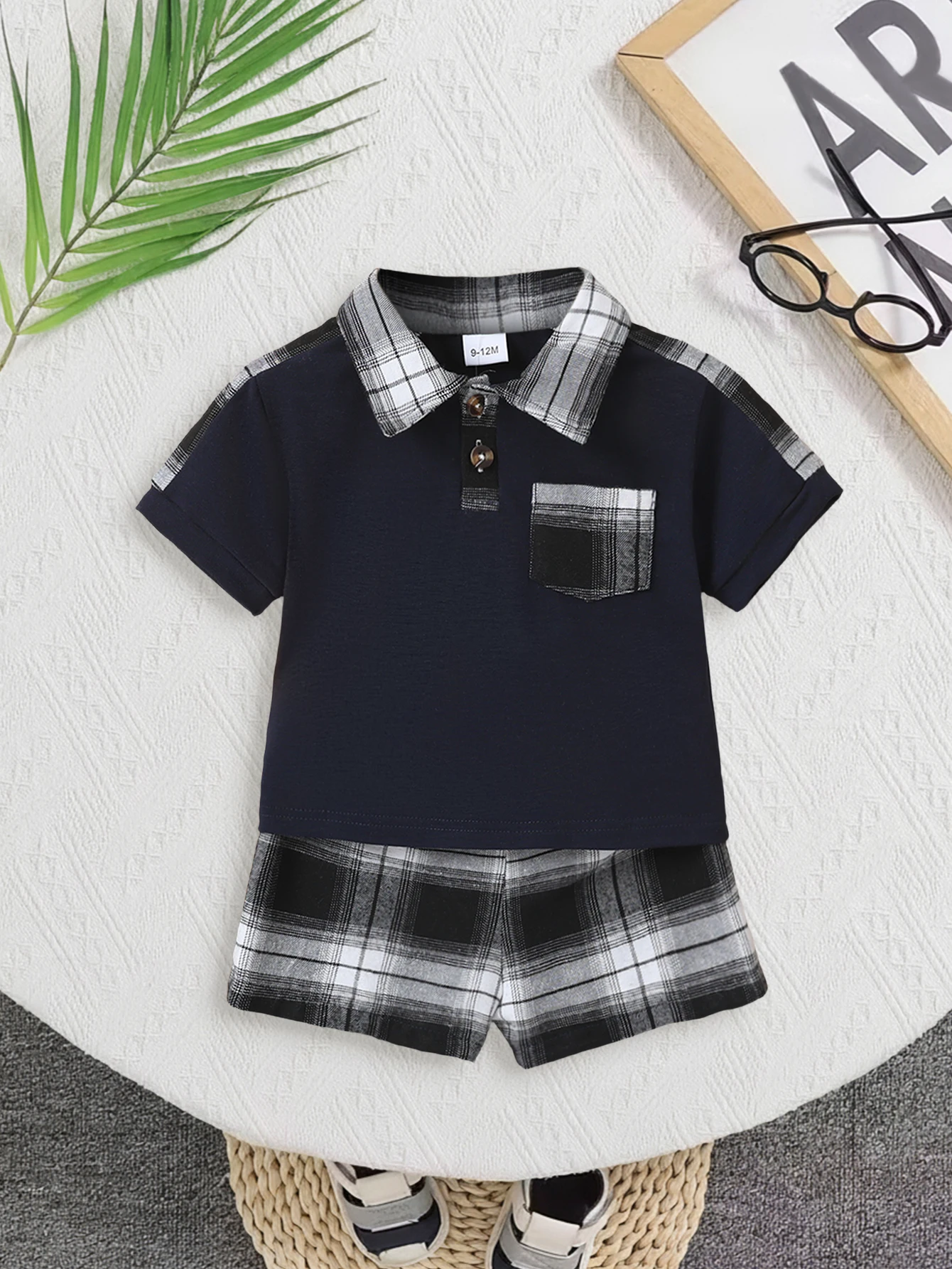 

2-Piece Neutral Simplicity Green Dice Set