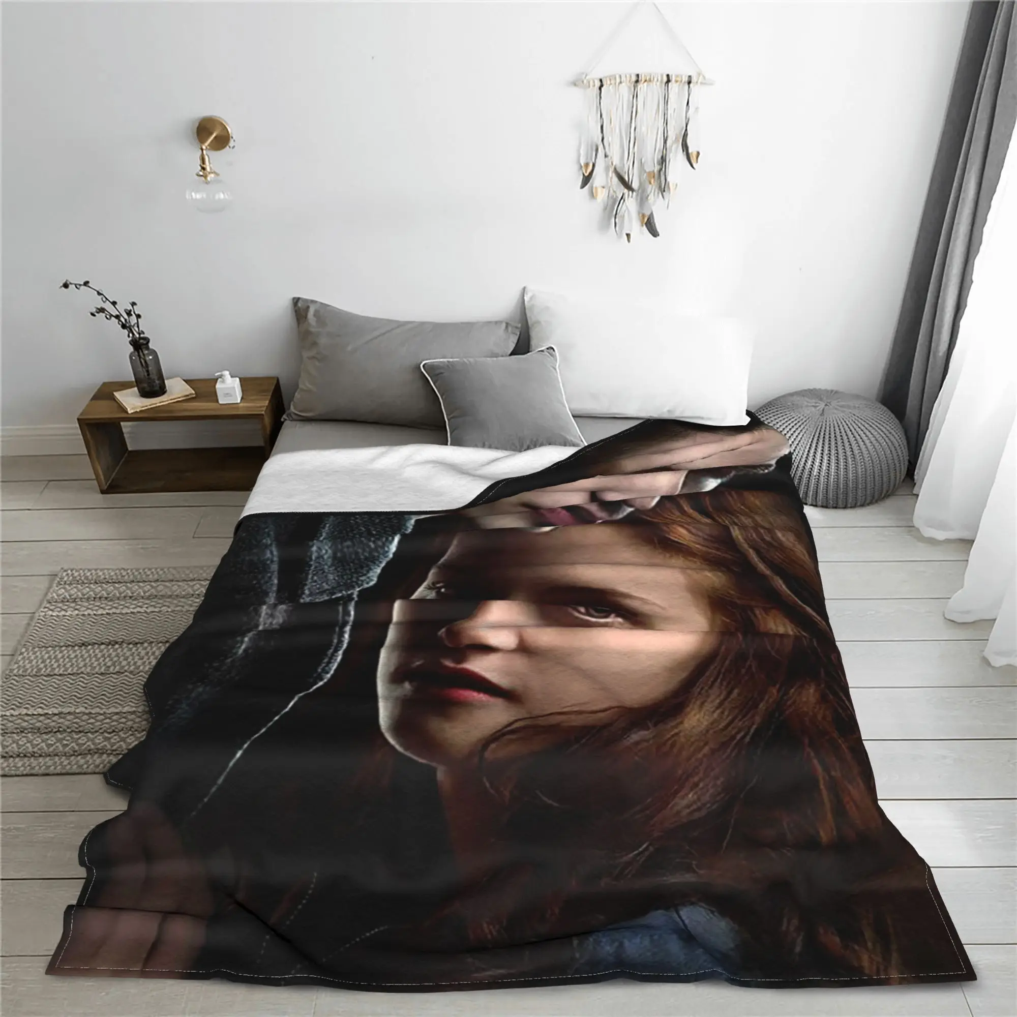 The Twilight Saga Breaking Dawn Blanket Cover Flannel Edward Bella Vampire Lightweight Thin Throw Blanket for Home Couch Bed Rug