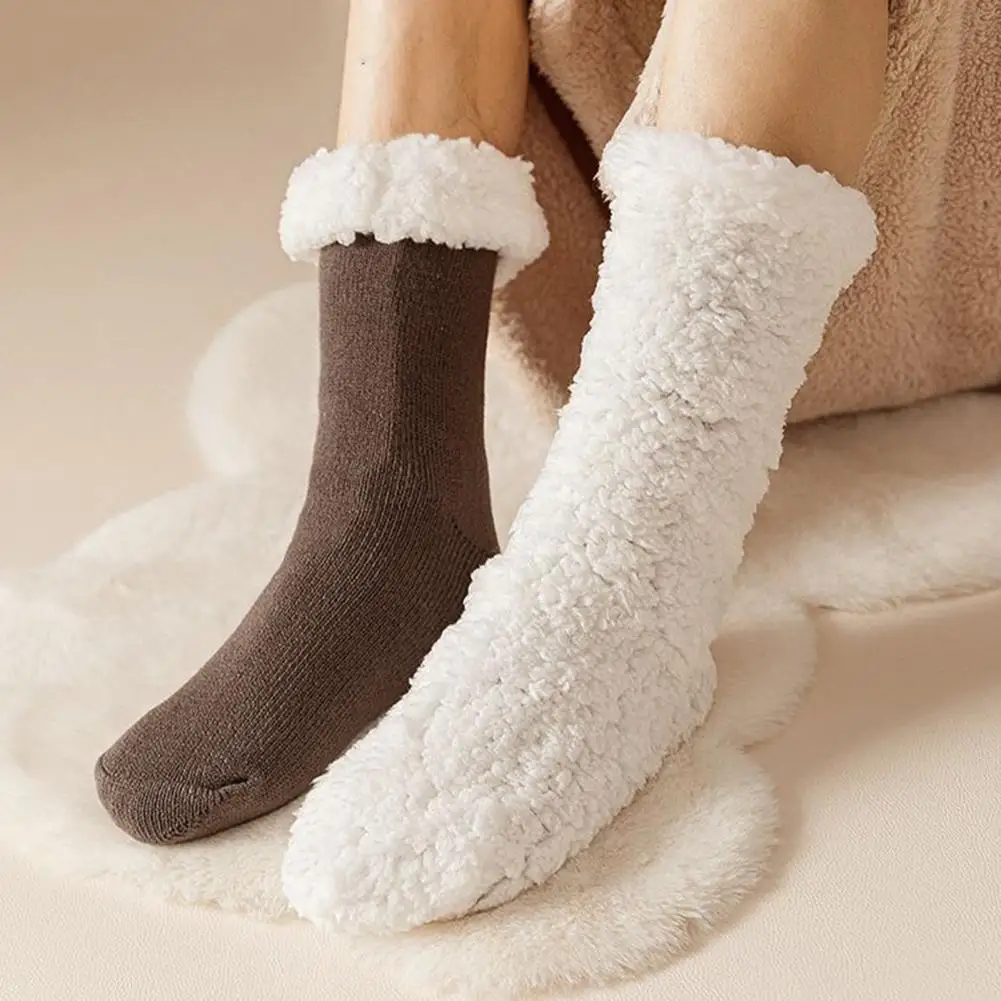 

Men Winter Slipper Socks Fleece Lined Crew Socks with Grips Warm Fuzzy Non-Slip Cabin Socks for Home Lounging Indoor Wear