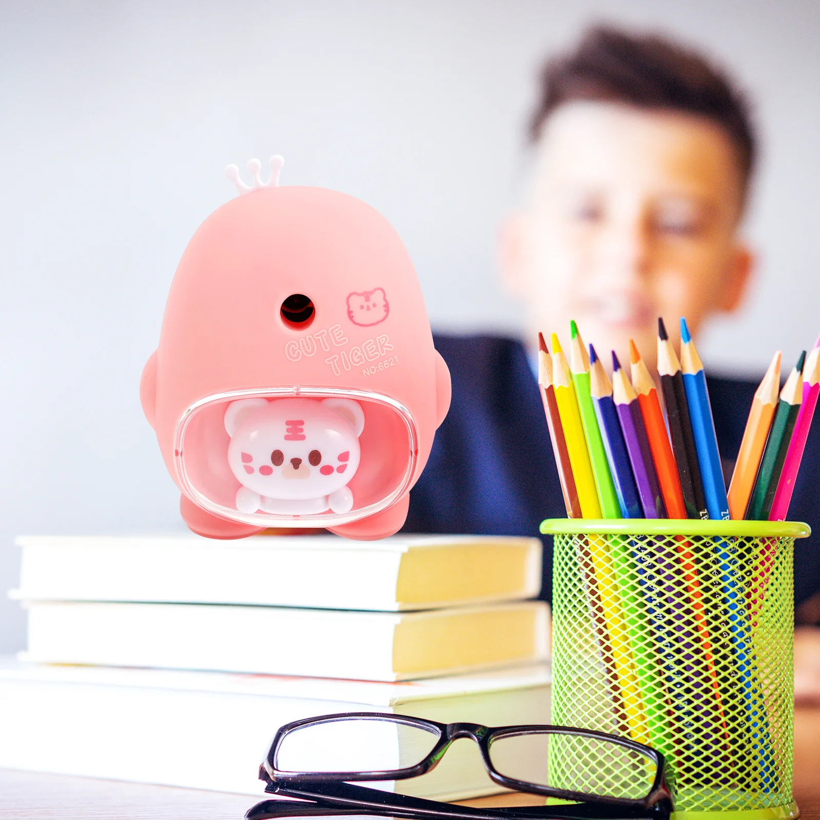 

Cartoon Tiger Pencil Sharpener Manual Student Stationery Plastic Handheld Kids Large Capacity Chip Box Reliable Lightweight