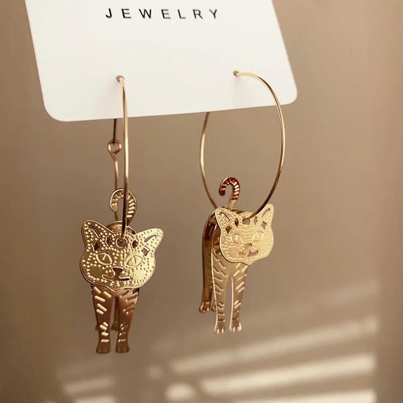 Creative 3D Swinging Metal Animal Cat Drop Hoop Earrings Personalized Niche Jewelry For Women and Girls Unique Gifts
