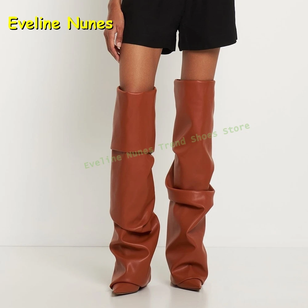 

Коричневые плиссированные сапоги выше колена с острым носком на шпильке, сексуальные женские однотонные подиумные сапоги для пикантных девушек, тренд 2023 года, Новое поступление