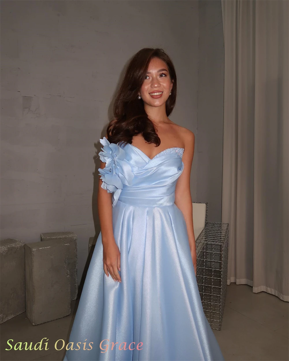 Abito da sera classico in raso blu personalizzato personalizzato Squisito scollo a cuore senza maniche Abiti da ritorno a casa Moda Occcasi speciali