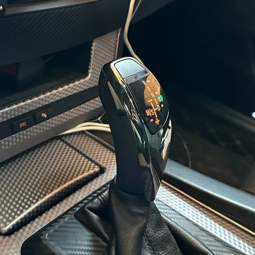 Imagen 2 del producto Palanca de cambio de marchas LED para BMW 1 3 5 X1 Z4 Series E60 E46 E90 E91 E92 E84 E87 E89 E93 accesorios de coche