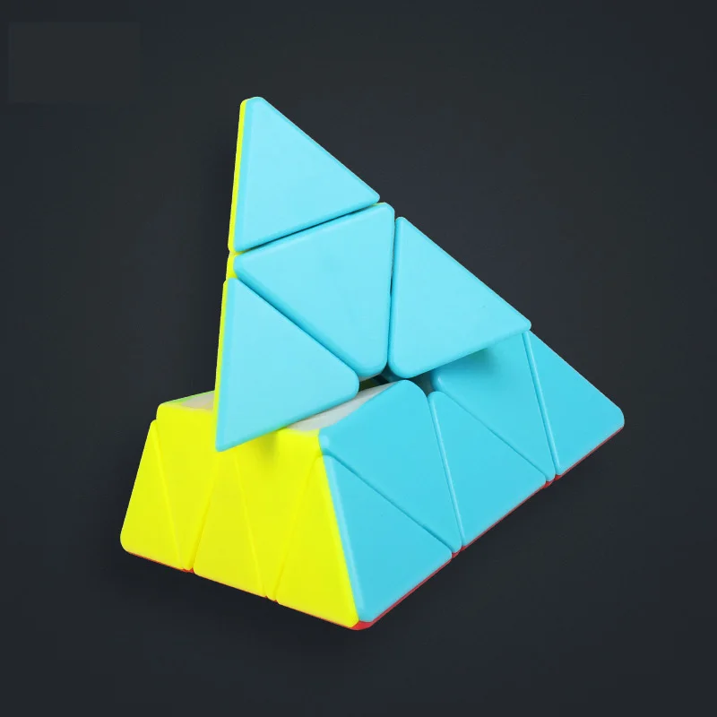 Qiyi พีระมิด Cube Anti Stress Cubo Magico 3 × 3 Speedcubeк рук IQ เกมของเล่นเด็ก Kinder ของเล่นเกม Y เกม