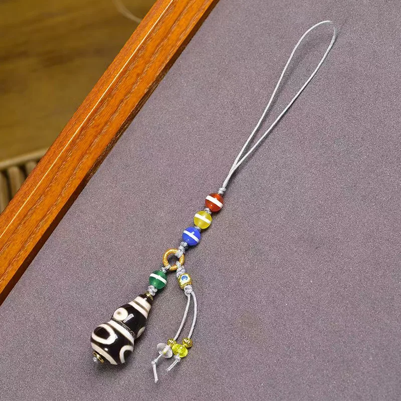 

Natural Agate Six-Eyed Gourd Tian Zhu Pendant Keychain Agate Lion-Eye Mobile Phone Chain Pendant Accessory