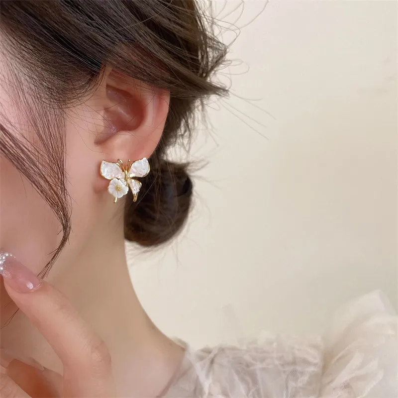 2024 New Arrival Light Luxury Elegant Flower Butterfly Crystal Stud Earrings For Women Fashion Sweet Metal Jewelry Gifts