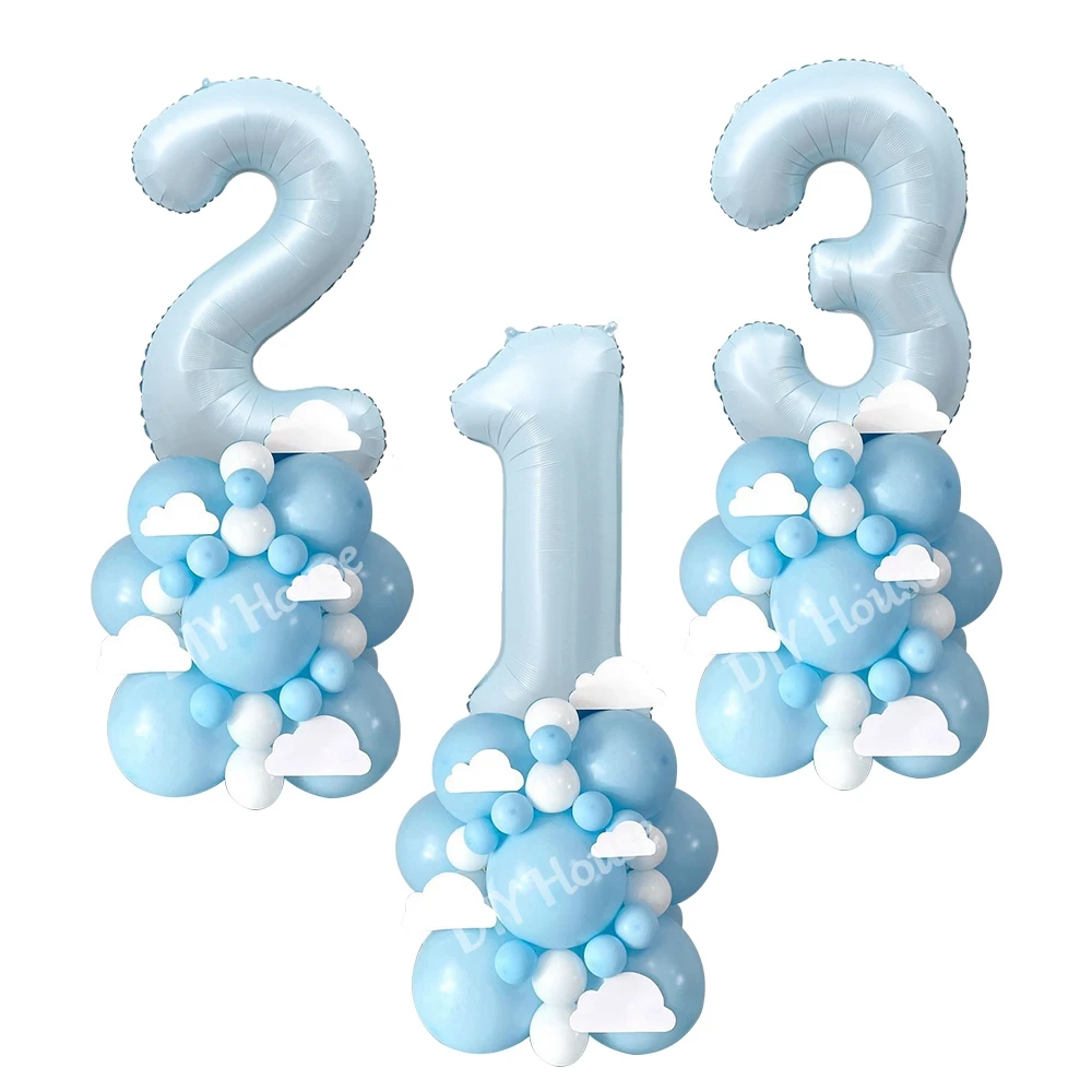 מגדל בלונים עננים תכלת יום הולדת