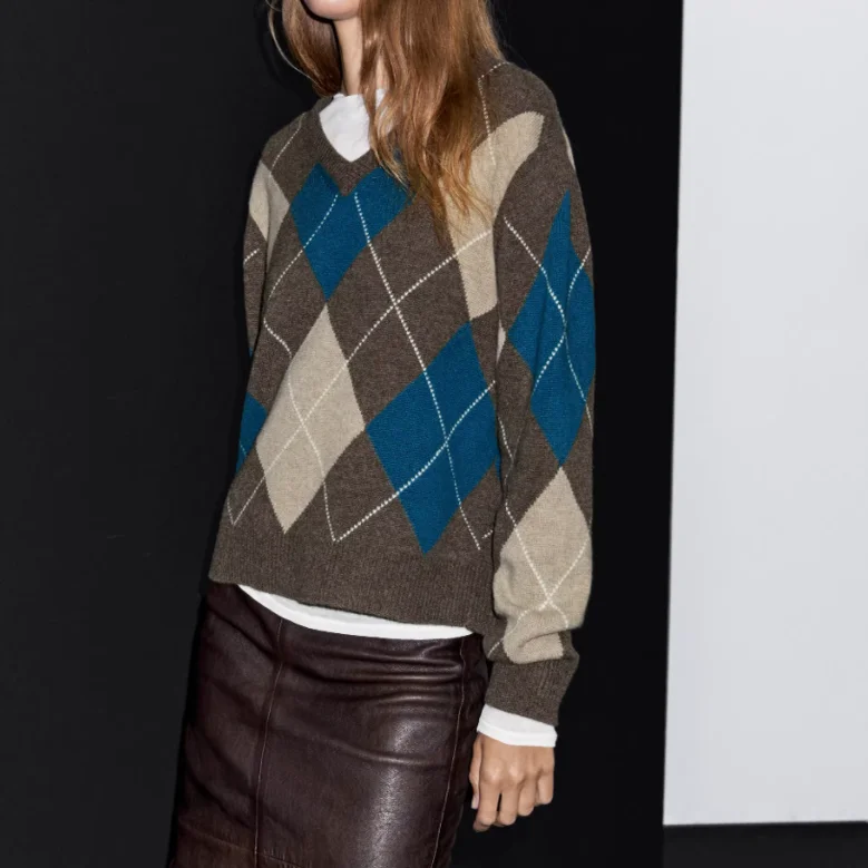 سترة محبوكة من American College Sle V-Ne بنمط ماسي ريترو للنساء قطعة واحدة لموسم خريف 2025 #2