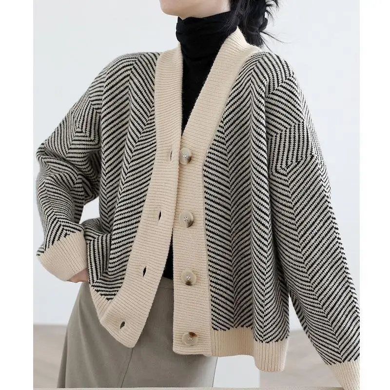 Knitted Sweater Woman Striped Loose Outerwear Warm Winter 2024 Cardigan for Women Elegant Jackets Light Vintage Youth Aesthetic