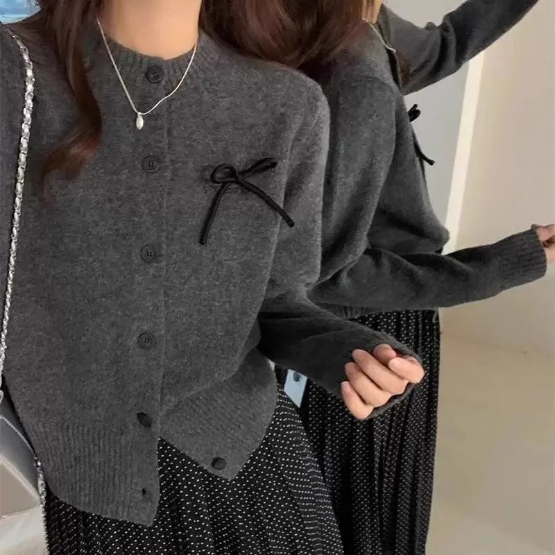 

Женский вязаный свитер-кардиган с круглым вырезом, осенне-зимняя новинка, уникальный дизайн с узлом, серия Gentle Sle