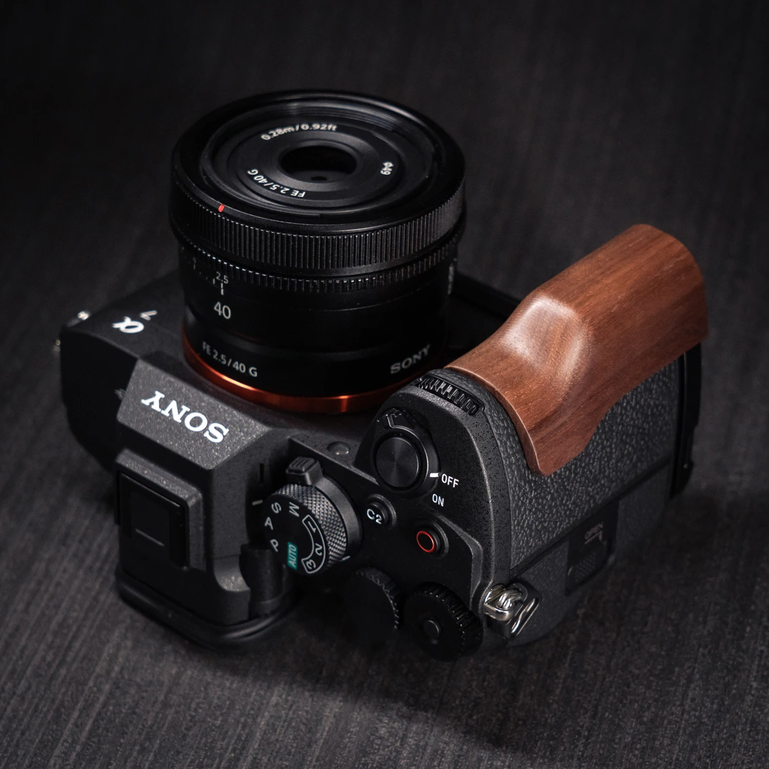 YUWOOD für Sony A7R5 / A7M4 Kamera-Cage mit Holzgriff und integrierter Schnellwechselplatte für Arca-Swiss Cage Rig Kit – Detail 27